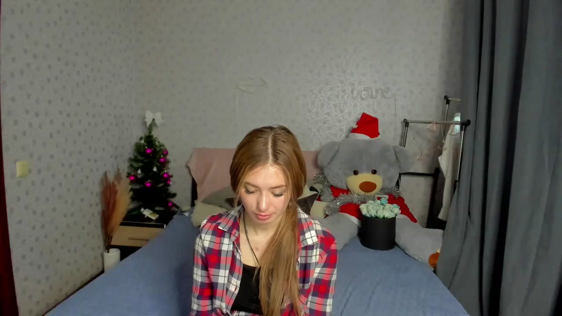 Gallery image thumbnail from Klorisse's myfreecams stream on, 12/10/2023, 12:28 image 15 of 20