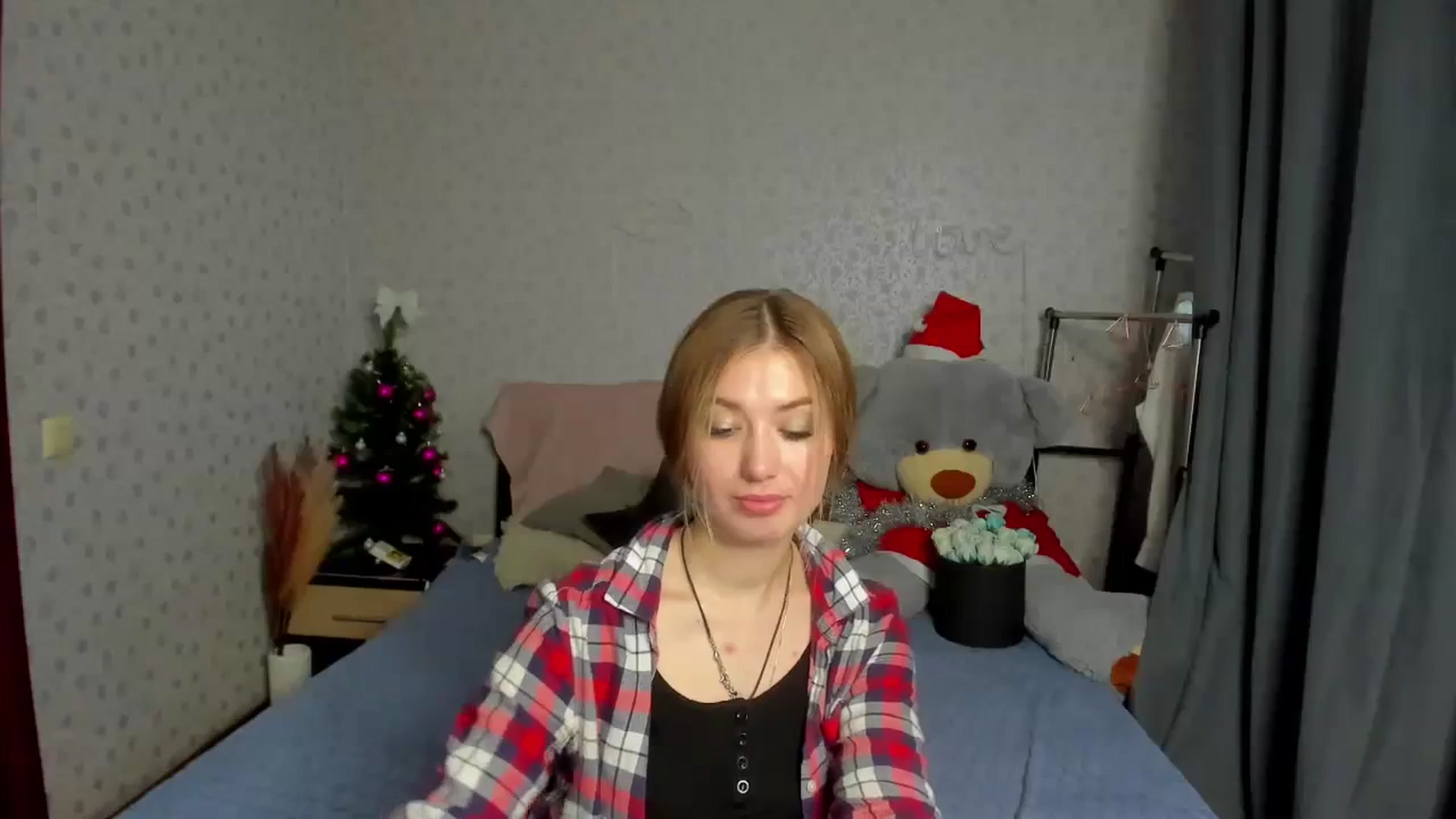 Gallery image thumbnail from Klorisse's myfreecams stream on, 12/10/2023, 13:07 image 8 of 20
