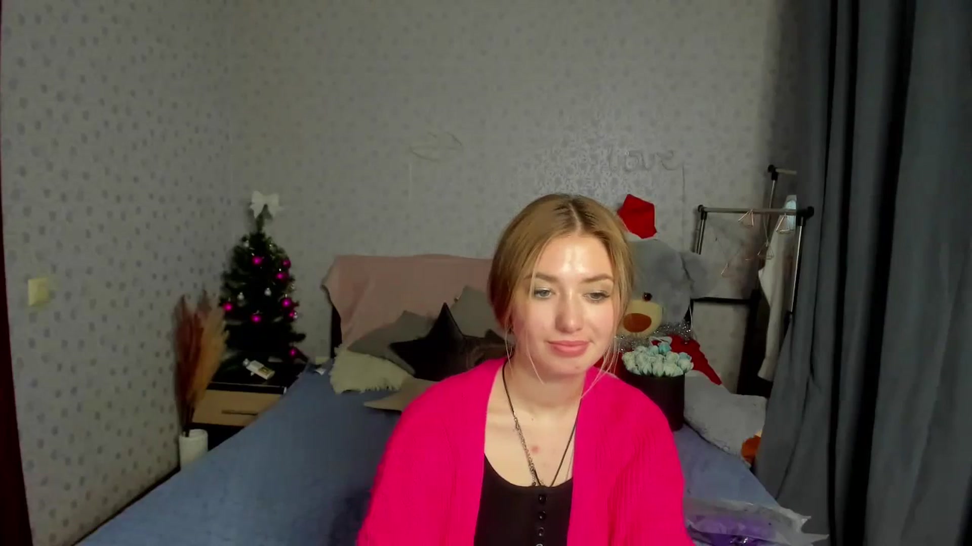 Gallery image thumbnail from Klorisse's myfreecams stream on, 12/10/2023, 13:07 image 2 of 20