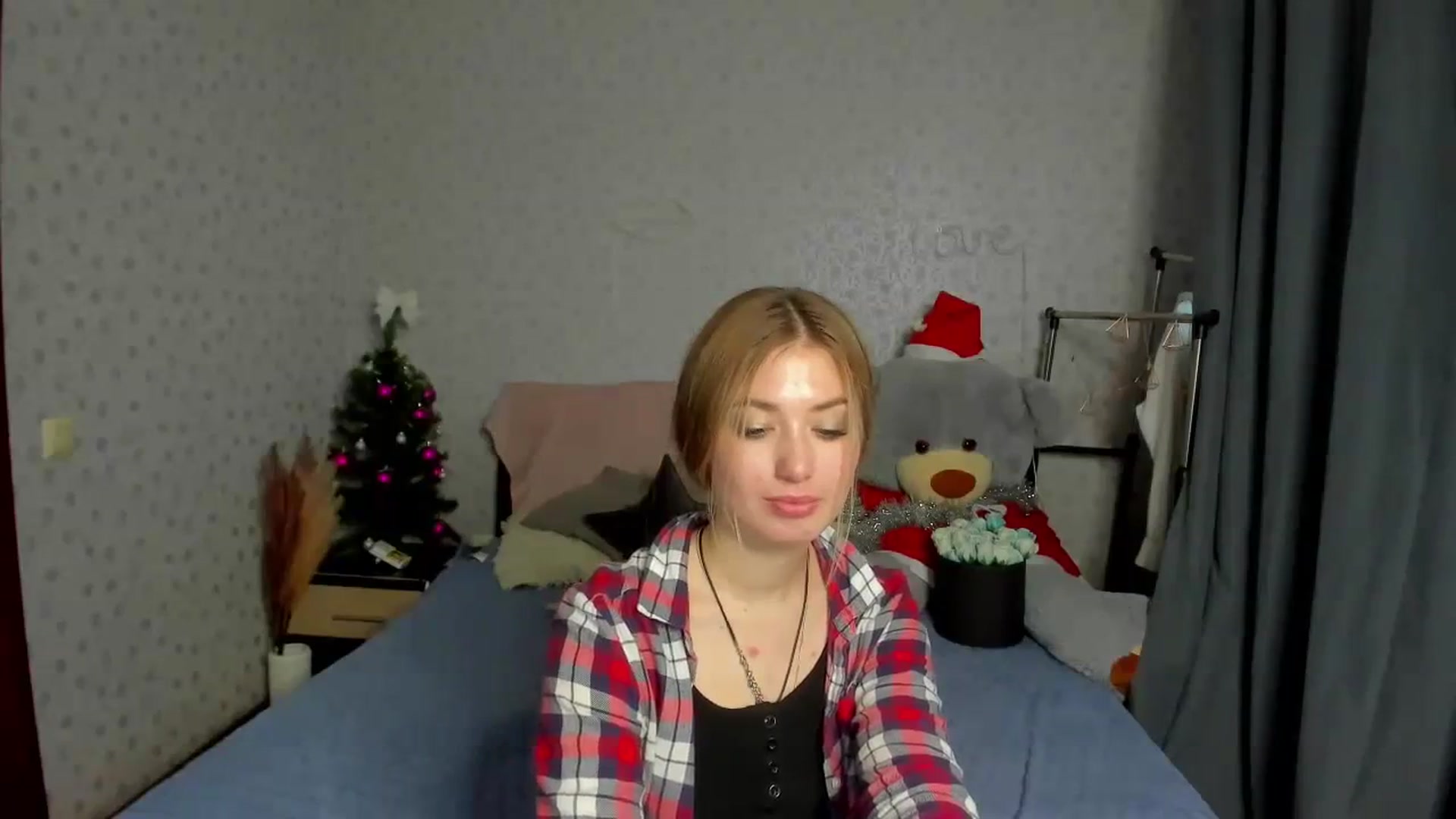 Gallery image thumbnail from Klorisse's myfreecams stream on, 12/10/2023, 13:07 image 9 of 20