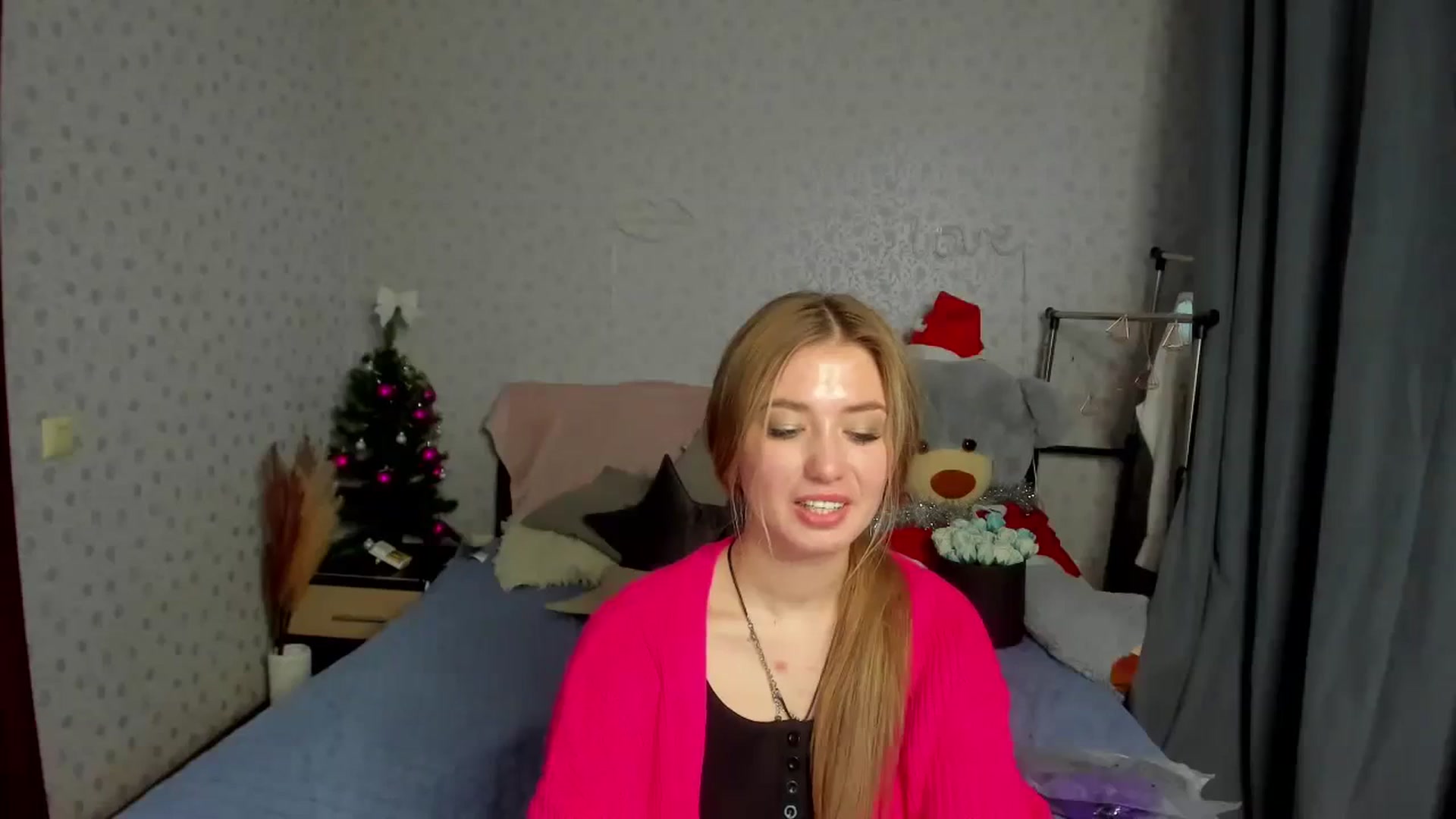 Gallery image thumbnail from Klorisse's myfreecams stream on, 12/10/2023, 13:07 image 3 of 20