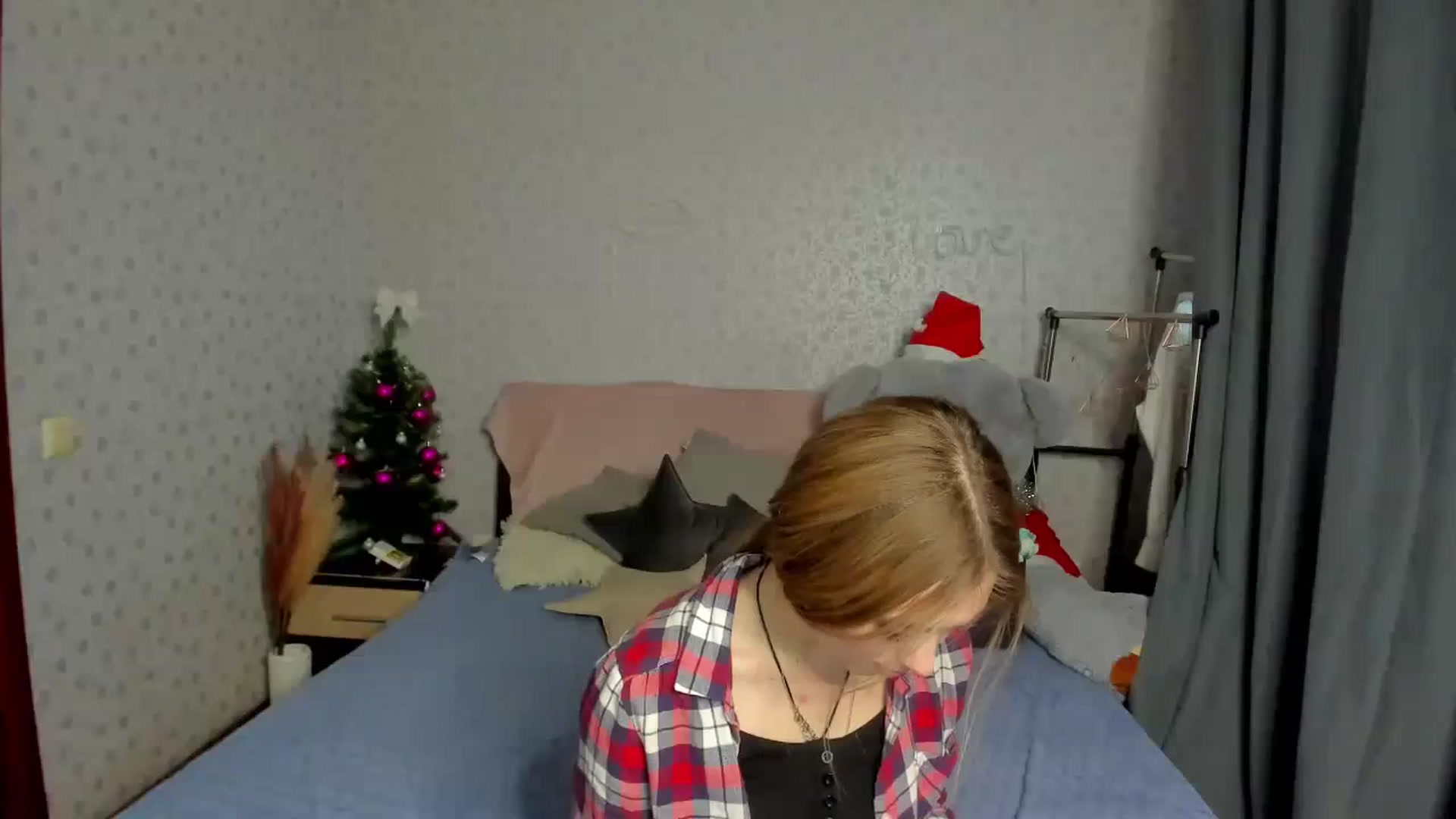 Gallery image thumbnail from Klorisse's myfreecams stream on, 12/10/2023, 13:07 image 11 of 20