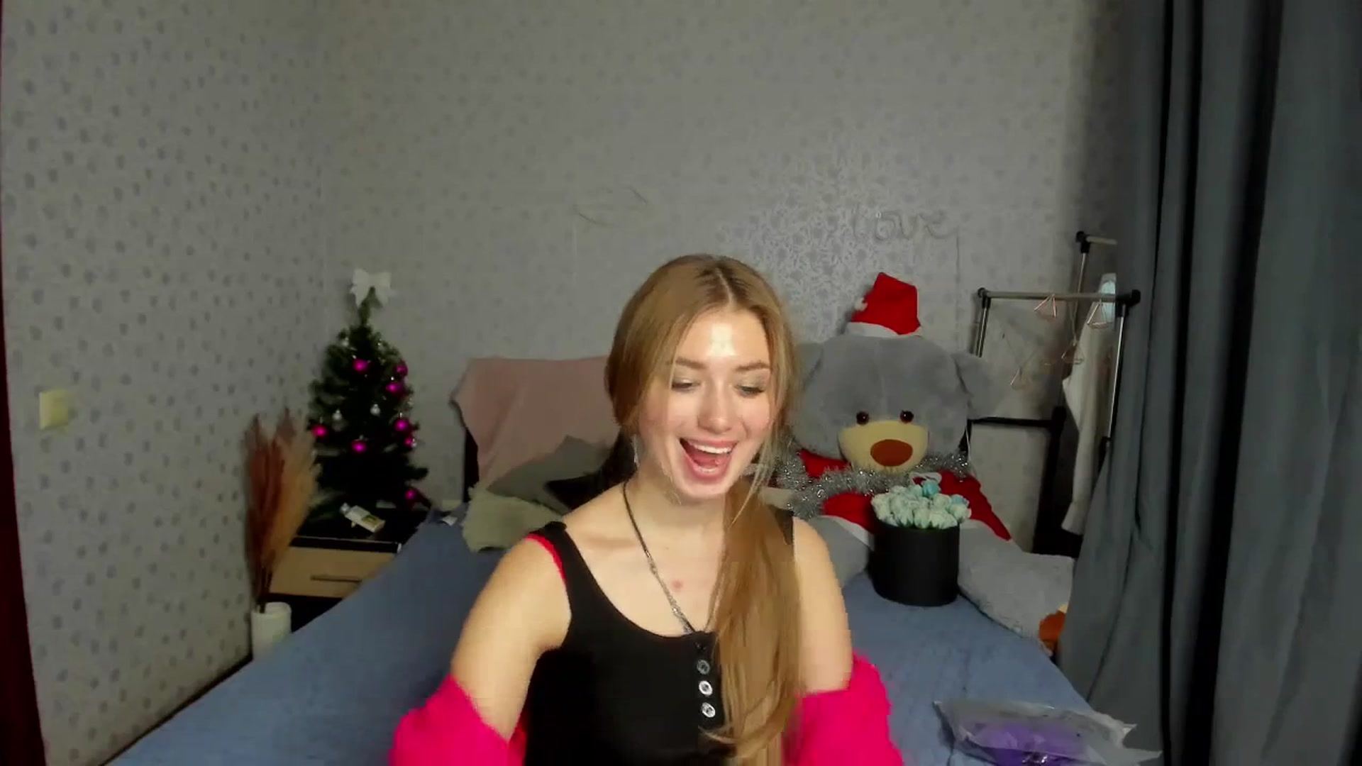 Gallery image thumbnail from Klorisse's myfreecams stream on, 12/10/2023, 13:07 image 5 of 20