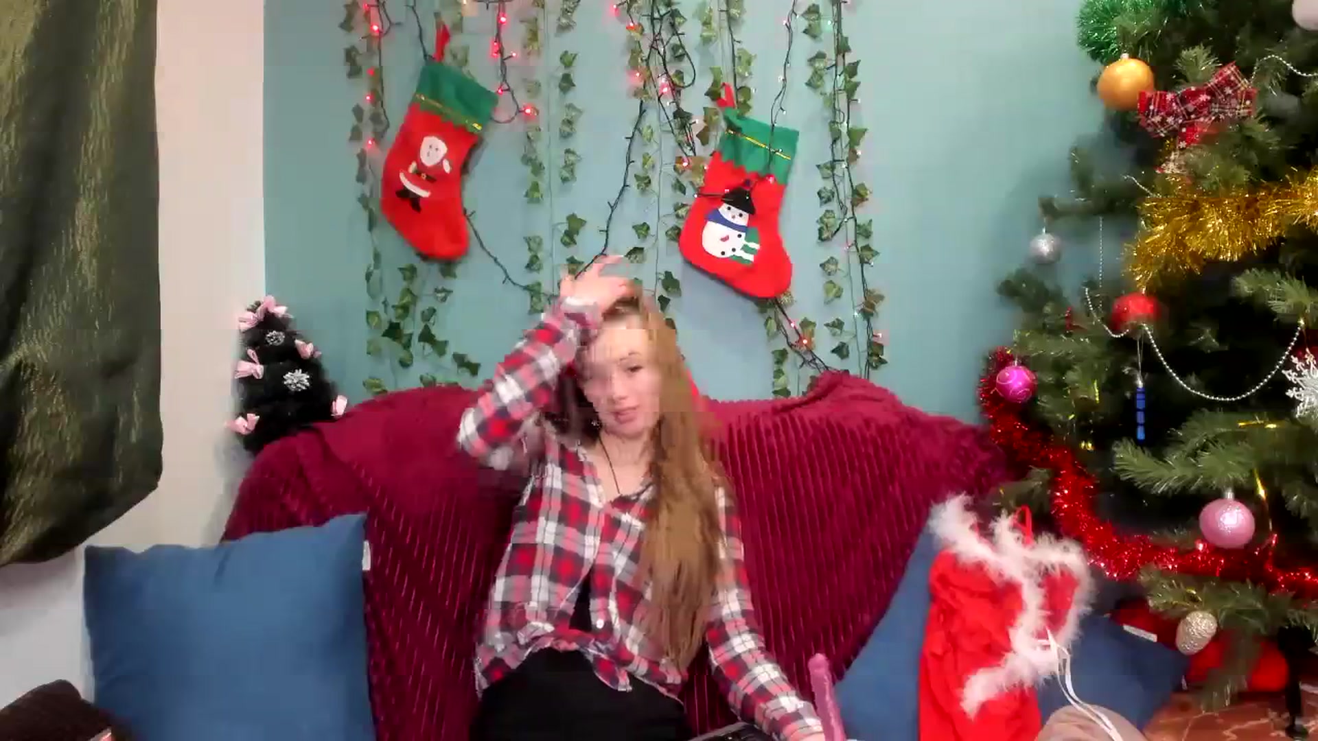 Gallery image thumbnail from Klorisse's myfreecams stream on, 12/25/2023, 16:46 image 6 of 20