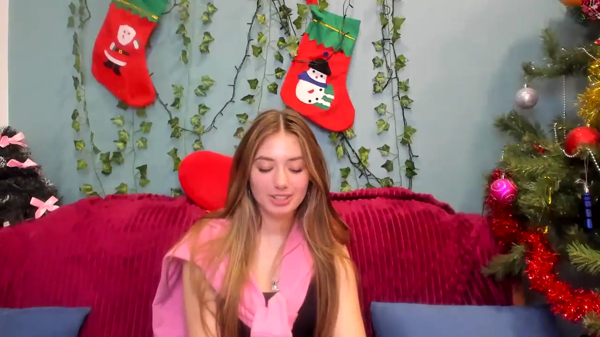 Gallery image thumbnail from Klorisse's myfreecams stream on, 12/31/2023, 13:44 image 16 of 20