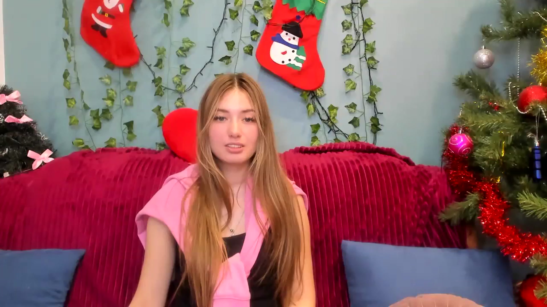 Gallery image thumbnail from Klorisse's myfreecams stream on, 12/31/2023, 13:44 image 12 of 20