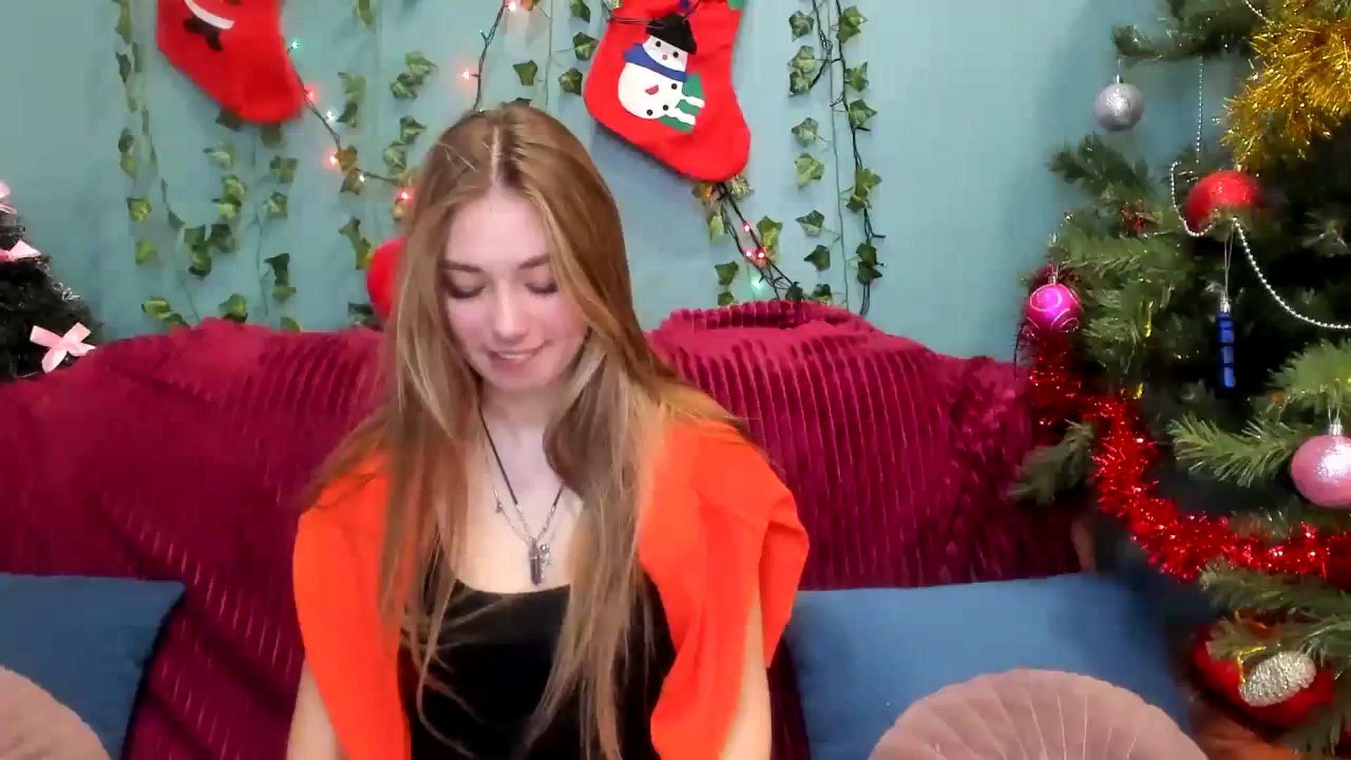 Gallery image thumbnail from Klorisse's myfreecams stream on, 01/01/2024, 14:43 image 1 of 20