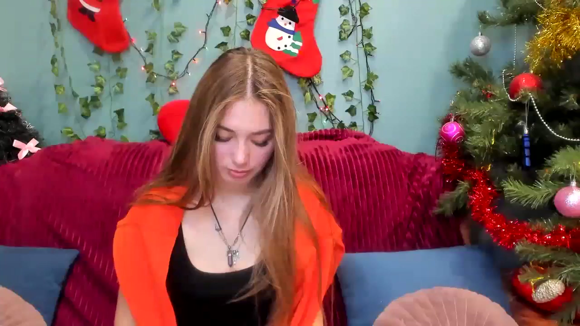 Gallery image thumbnail from Klorisse's myfreecams stream on, 01/01/2024, 14:43 image 5 of 20