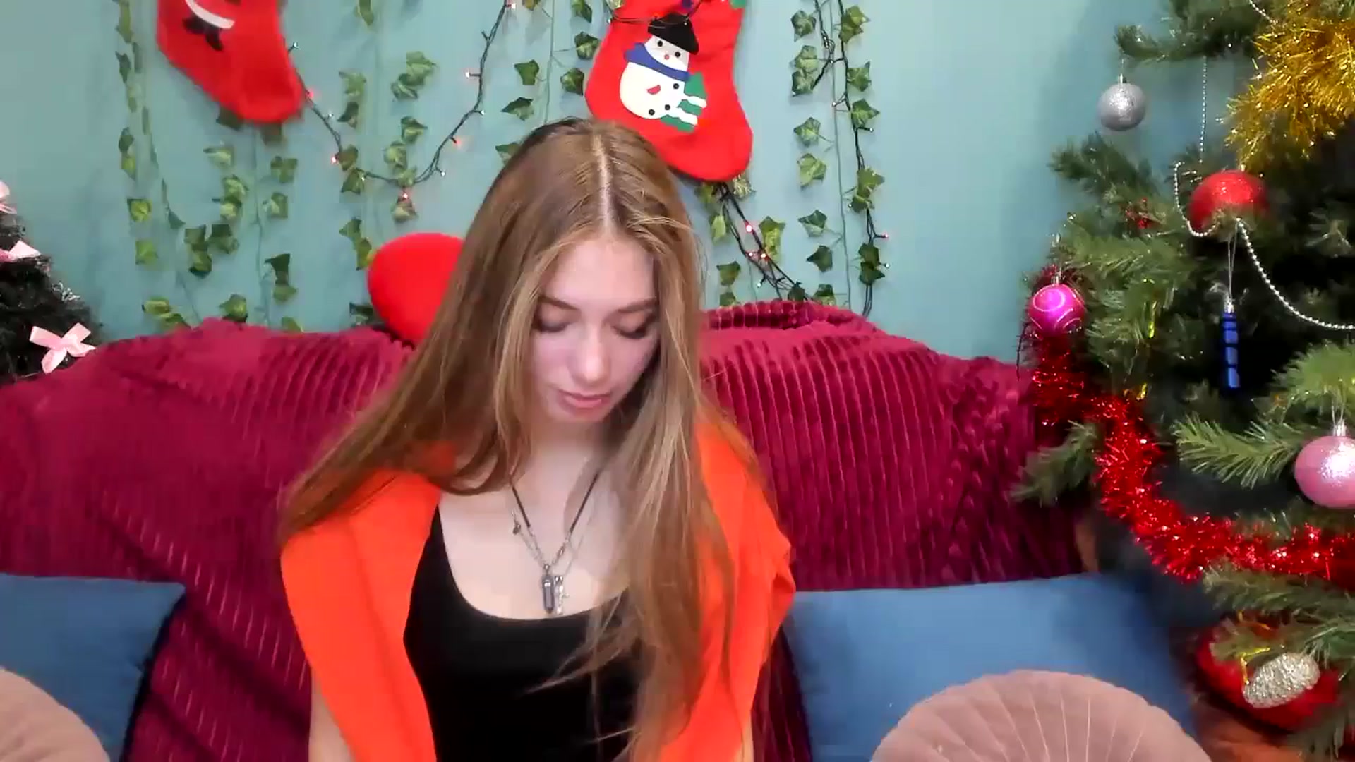 Gallery image thumbnail from Klorisse's myfreecams stream on, 01/01/2024, 14:43 image 6 of 20