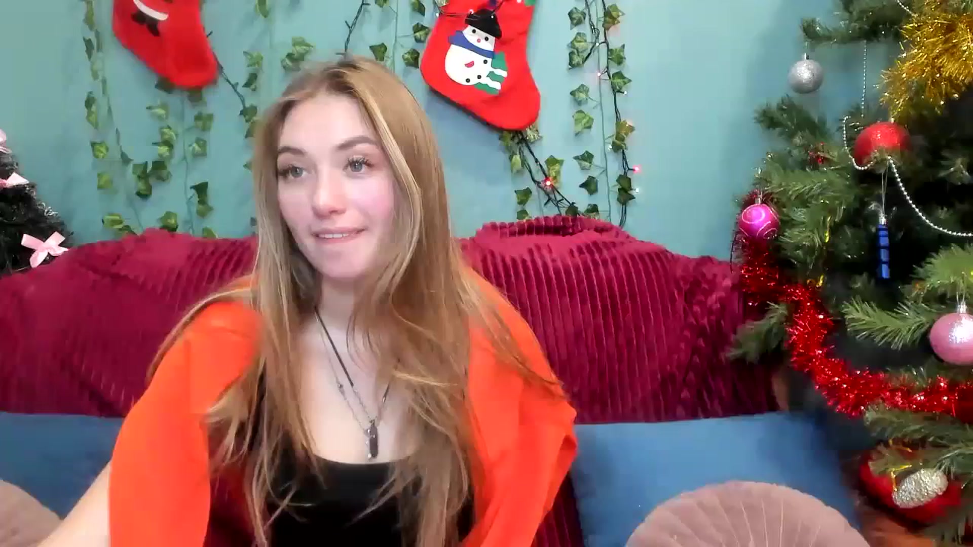 Gallery image thumbnail from Klorisse's myfreecams stream on, 01/01/2024, 14:43 image 10 of 20