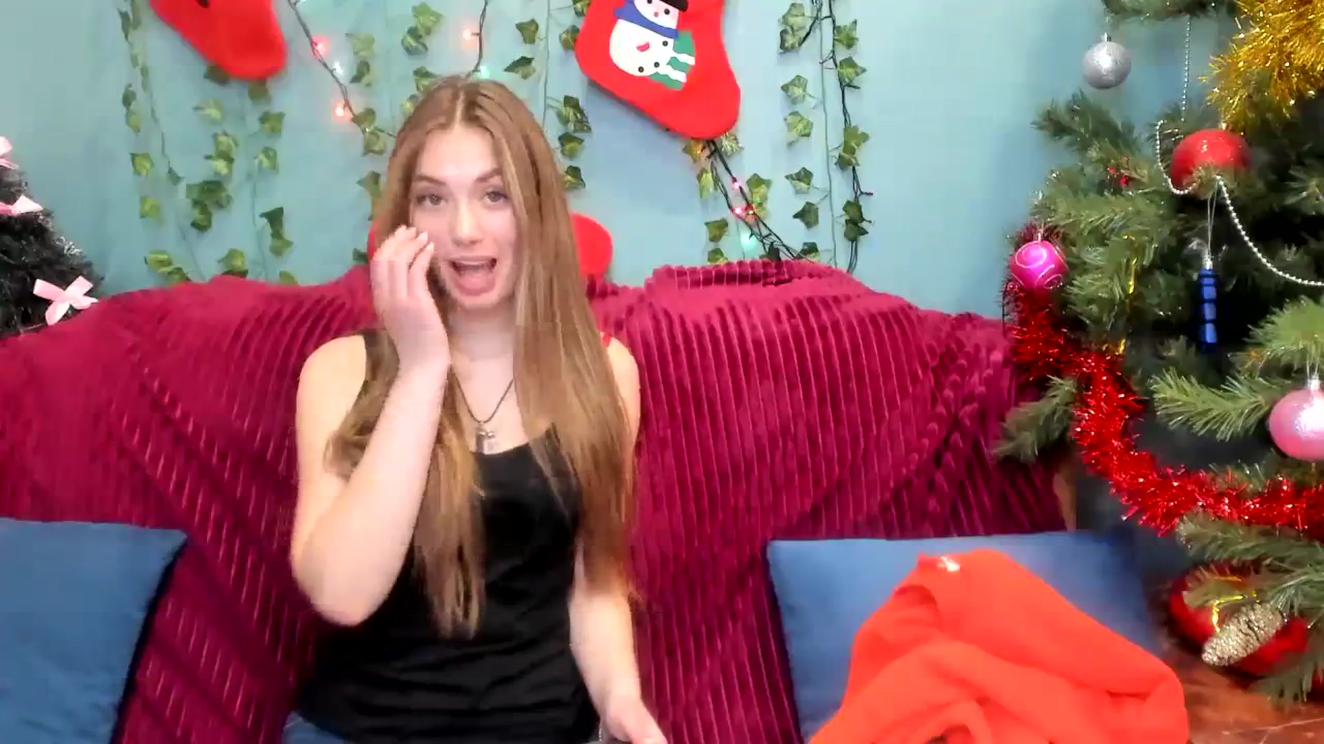 Gallery image thumbnail from Klorisse's myfreecams stream on, 01/01/2024, 16:36 image 13 of 20