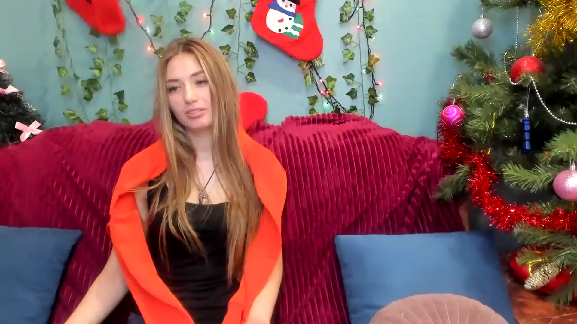 Gallery image thumbnail from Klorisse's myfreecams stream on, 01/01/2024, 16:36 image 10 of 20