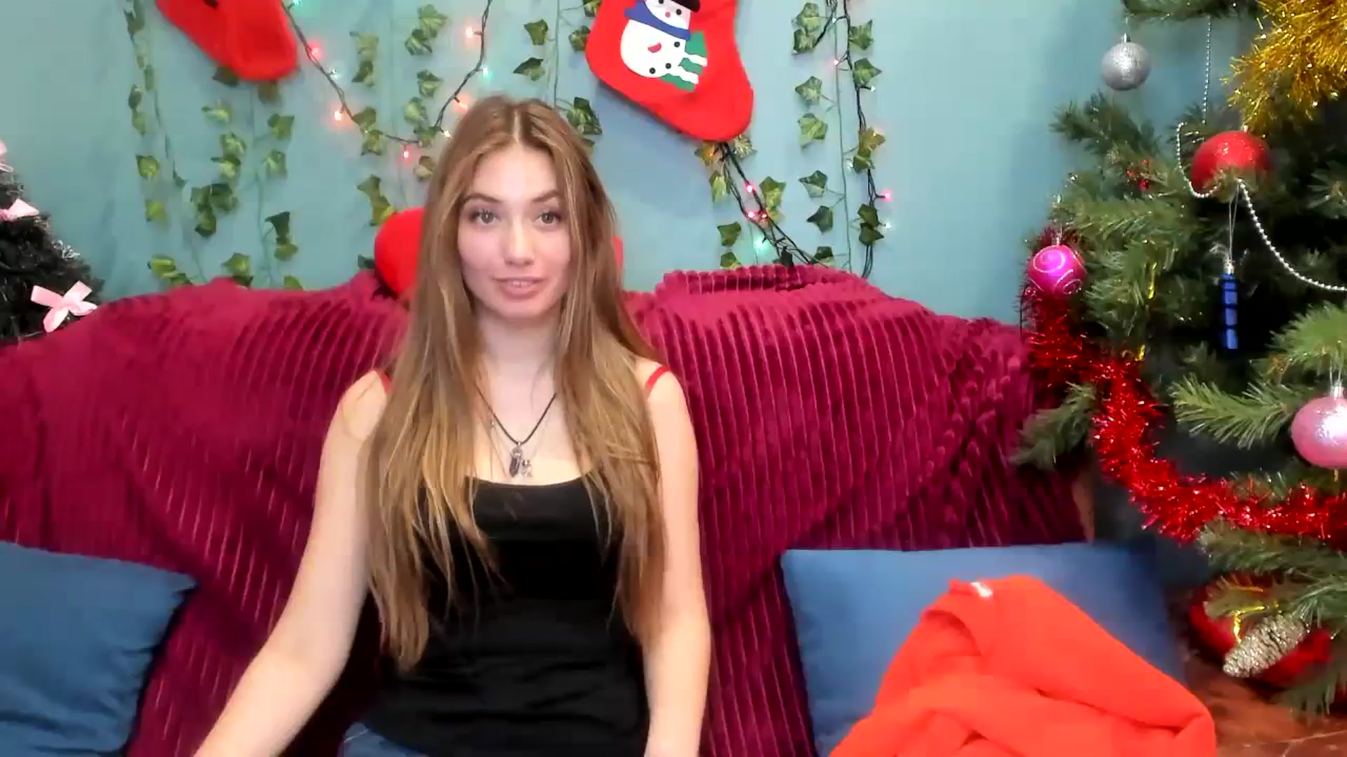 Gallery image thumbnail from Klorisse's myfreecams stream on, 01/01/2024, 16:36 image 16 of 20