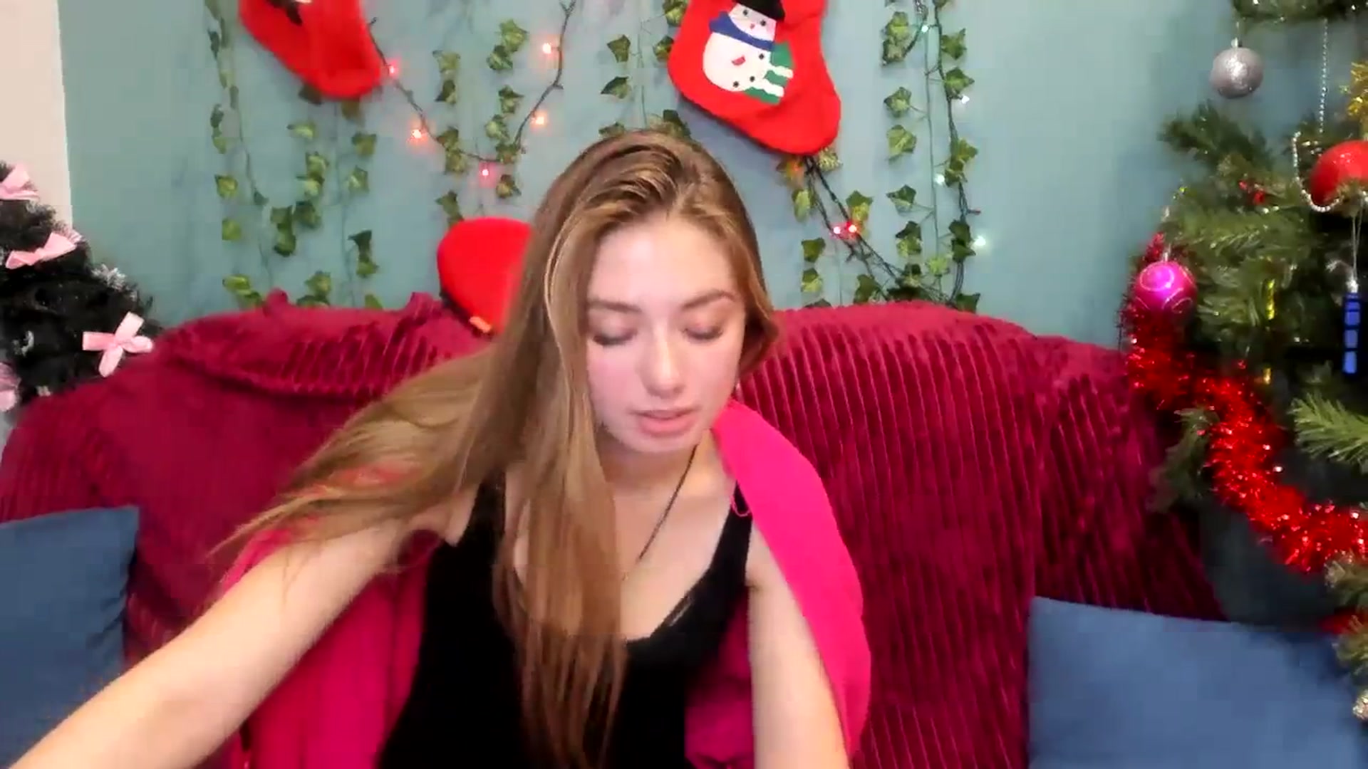 Gallery image thumbnail from Klorisse's myfreecams stream on, 01/02/2024, 16:40 image 3 of 20