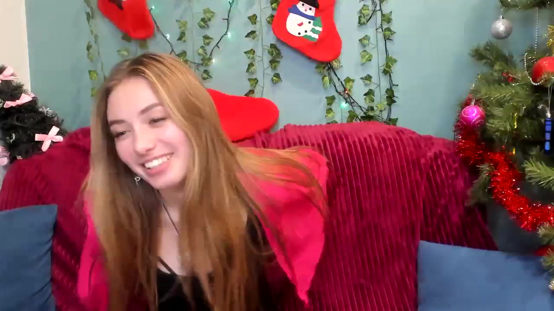 Gallery image thumbnail from Klorisse's myfreecams stream on, 01/02/2024, 16:40 image 4 of 20