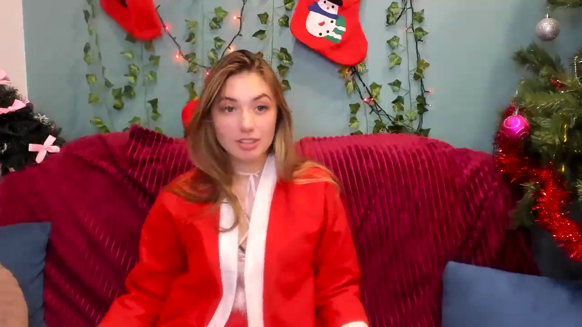 Gallery image thumbnail from Klorisse's myfreecams stream on, 01/02/2024, 16:40 image 12 of 20