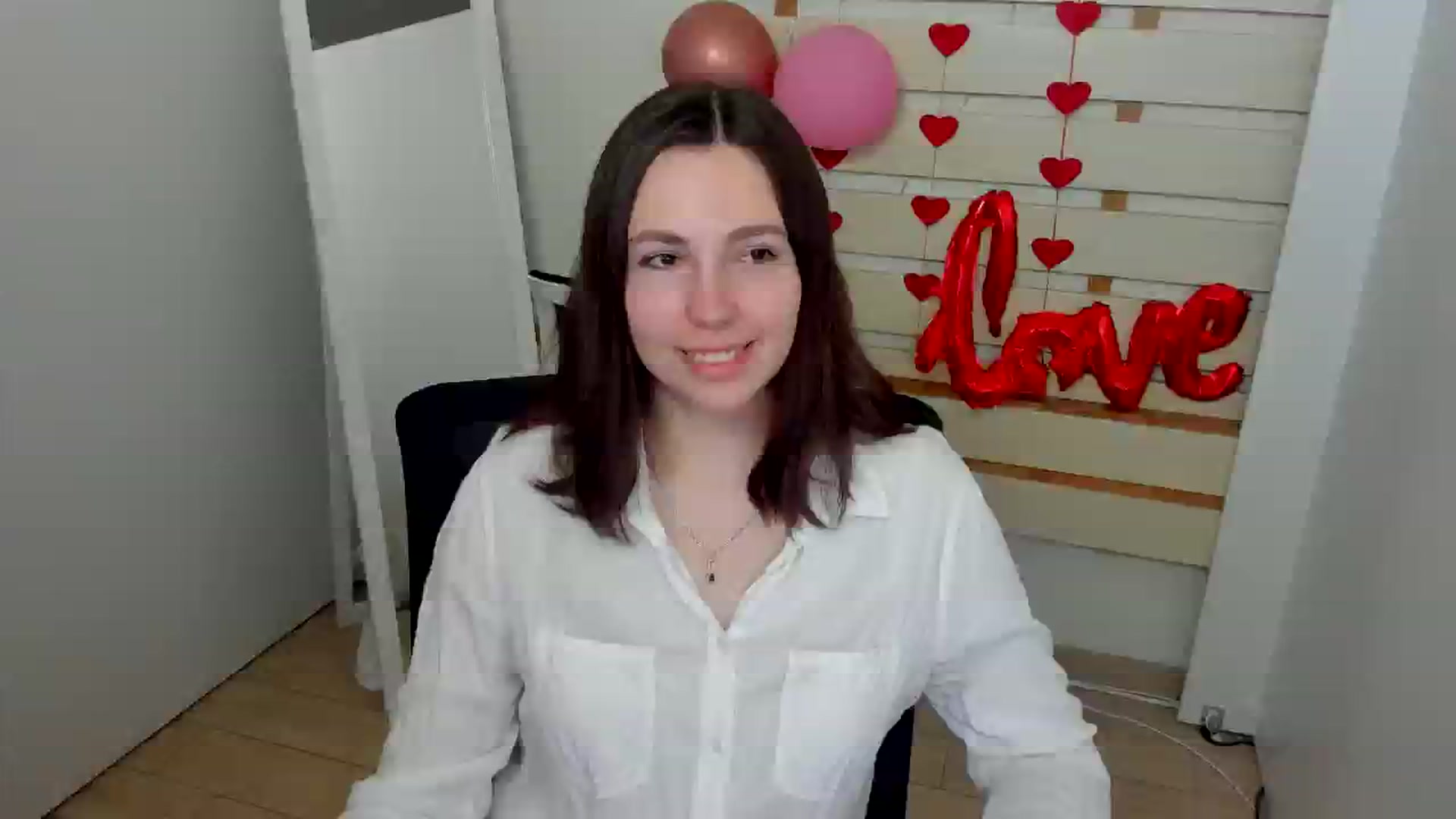 Gallery image thumbnail from Klover_Misi's myfreecams stream on, 03/23/2025, 12:36 image 5 of 20