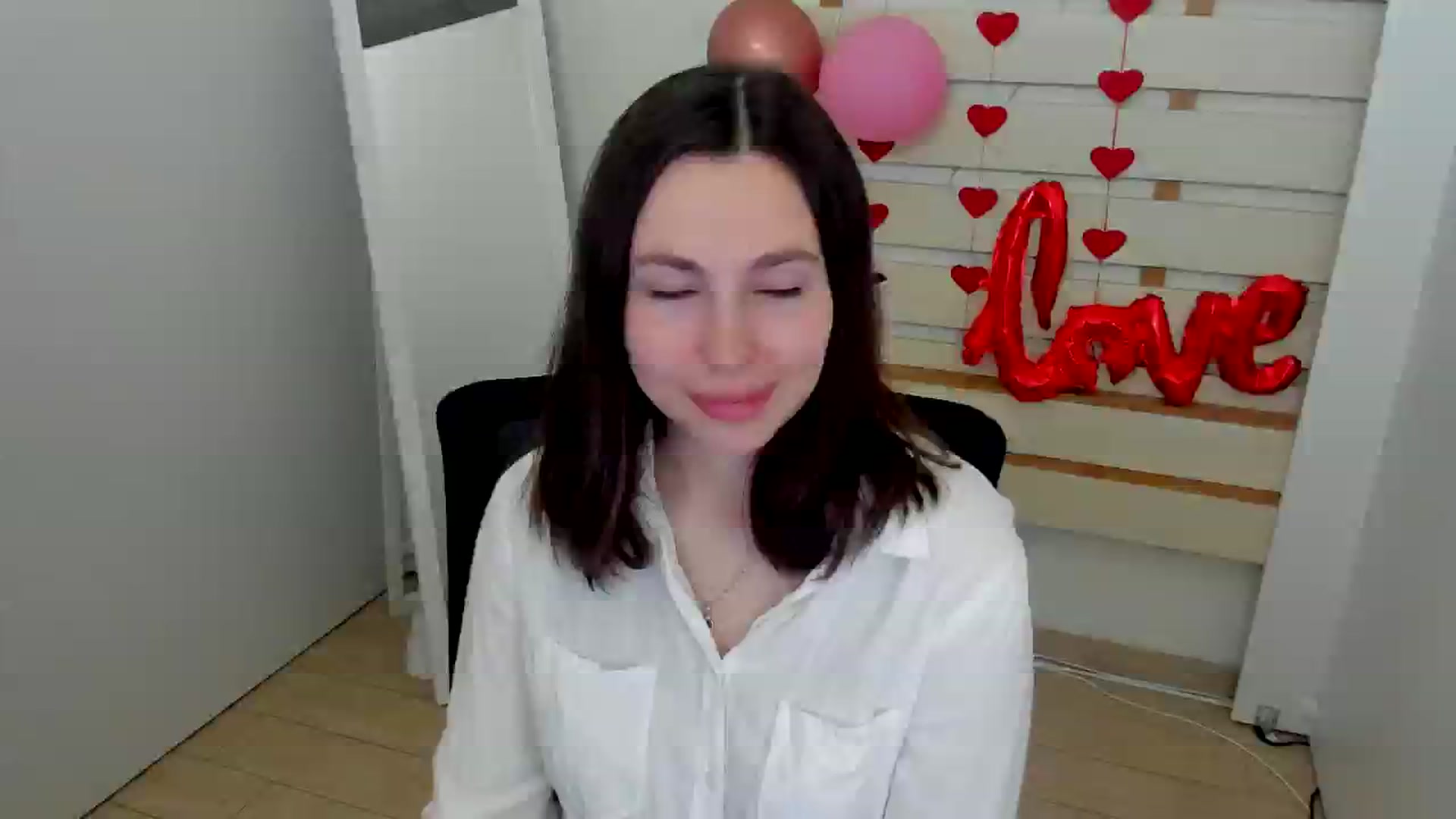 Gallery image thumbnail from Klover_Misi's myfreecams stream on, 03/23/2025, 14:40 image 9 of 20