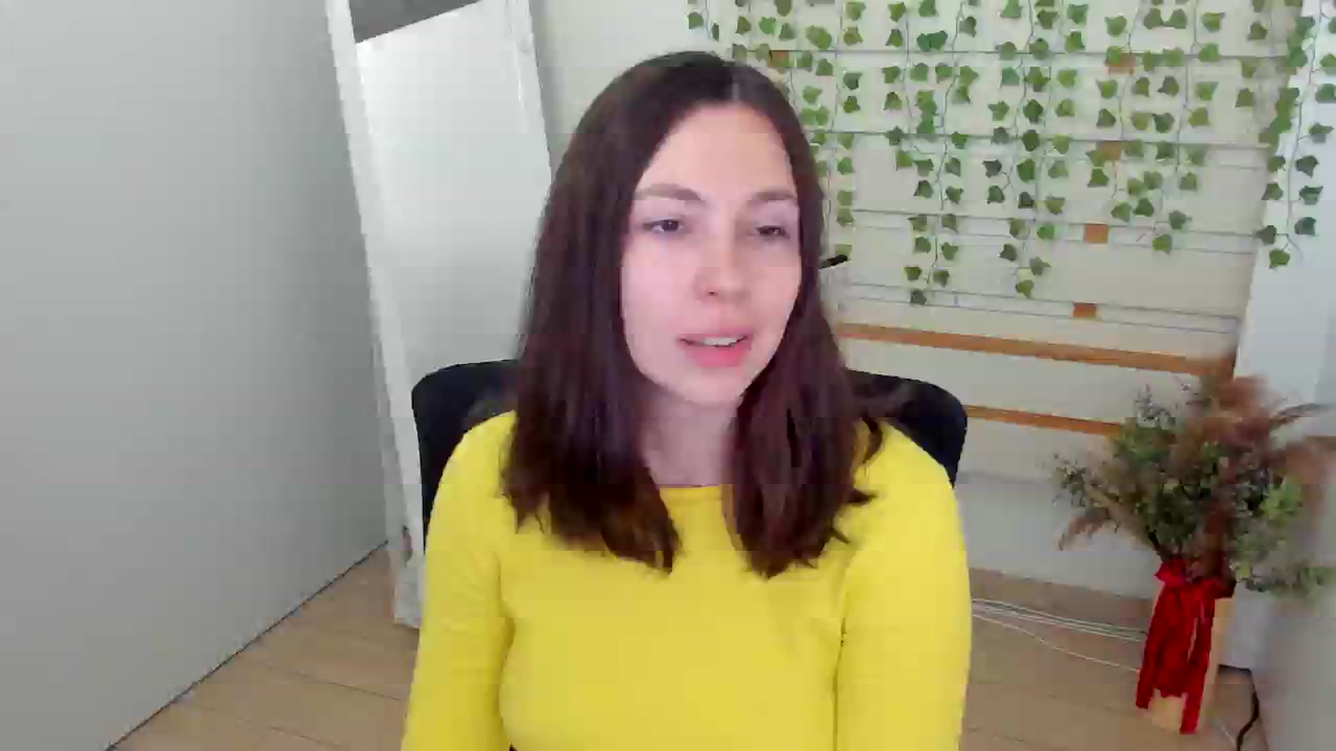 Gallery image thumbnail from Klover_Misi's myfreecams stream on, 04/21/2025, 10:17 image 6 of 20