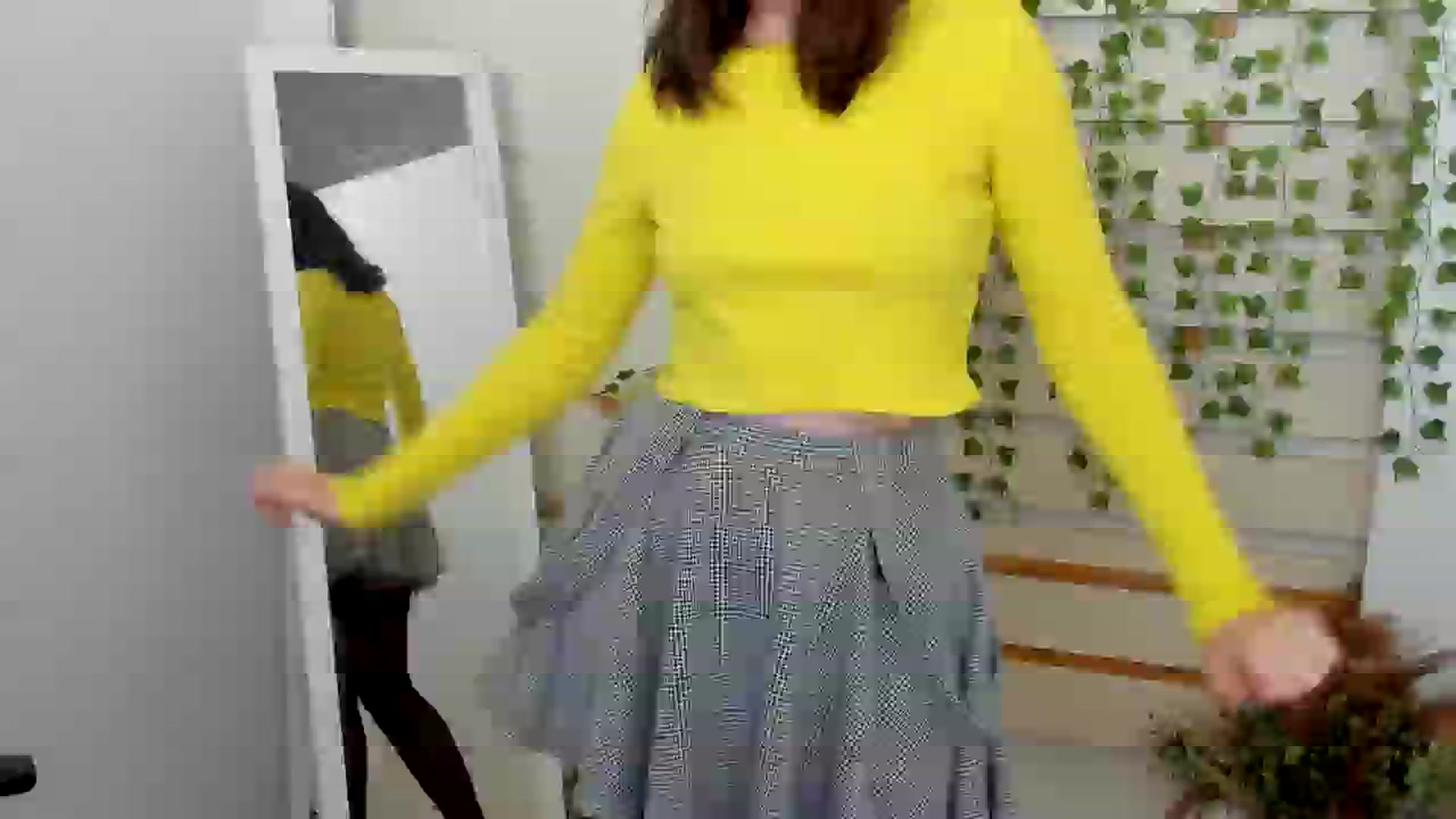 Gallery image thumbnail from Klover_Misi's myfreecams stream on, 04/21/2025, 14:25 image 13 of 20