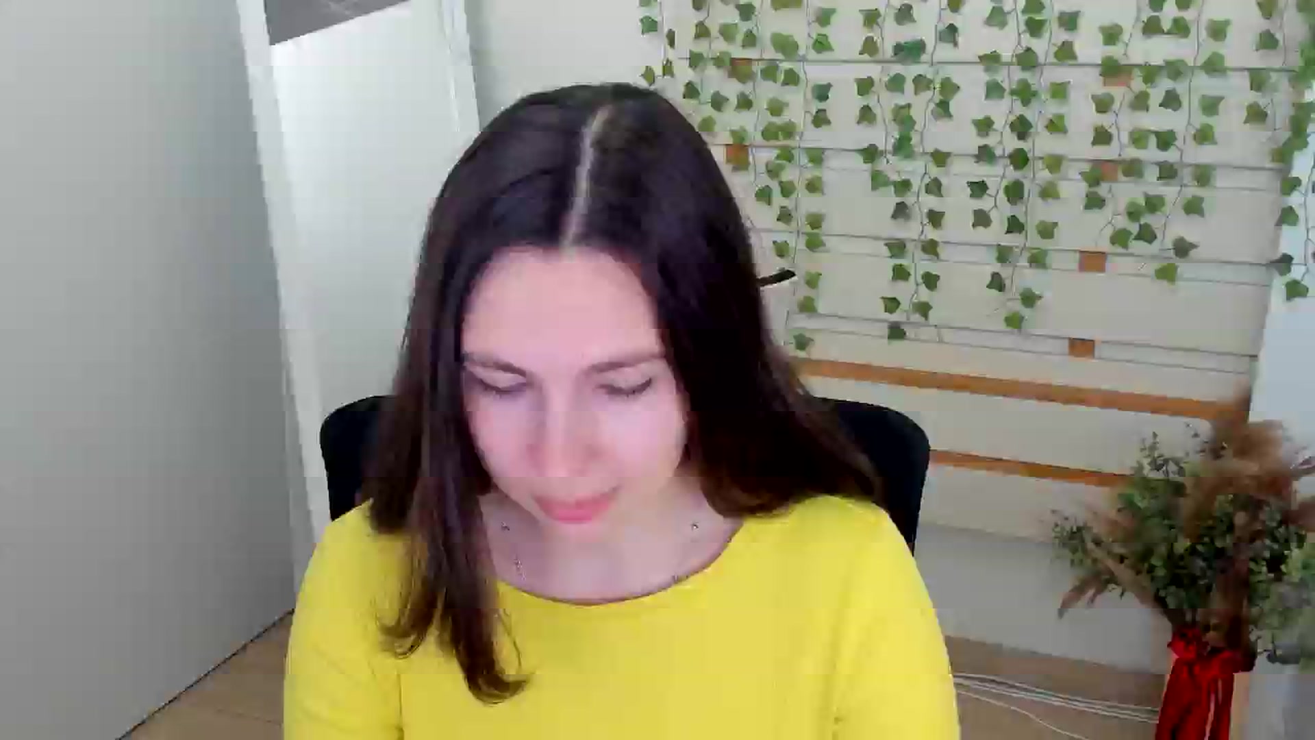 Gallery image thumbnail from Klover_Misi's myfreecams stream on, 04/21/2025, 14:25 image 5 of 20