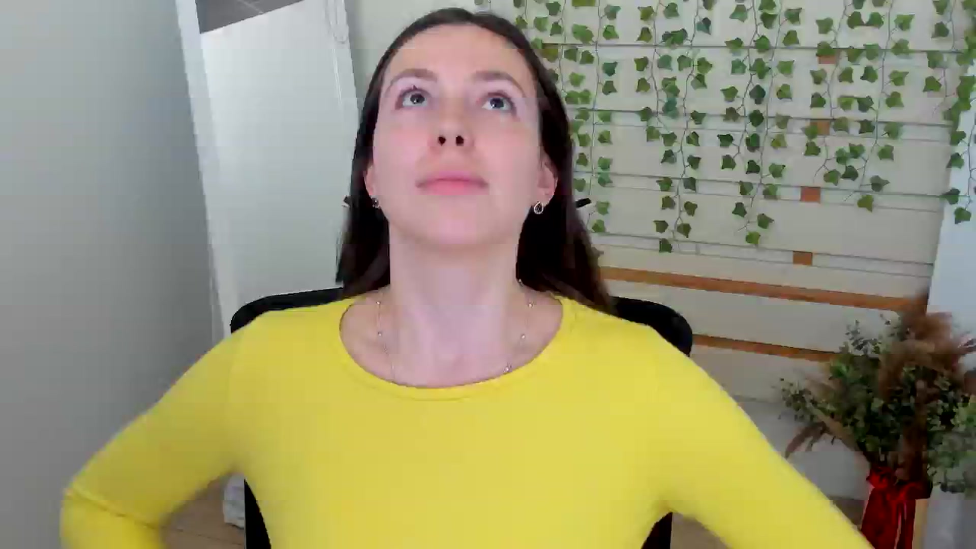 Gallery image thumbnail from Klover_Misi's myfreecams stream on, 04/21/2025, 14:25 image 4 of 20