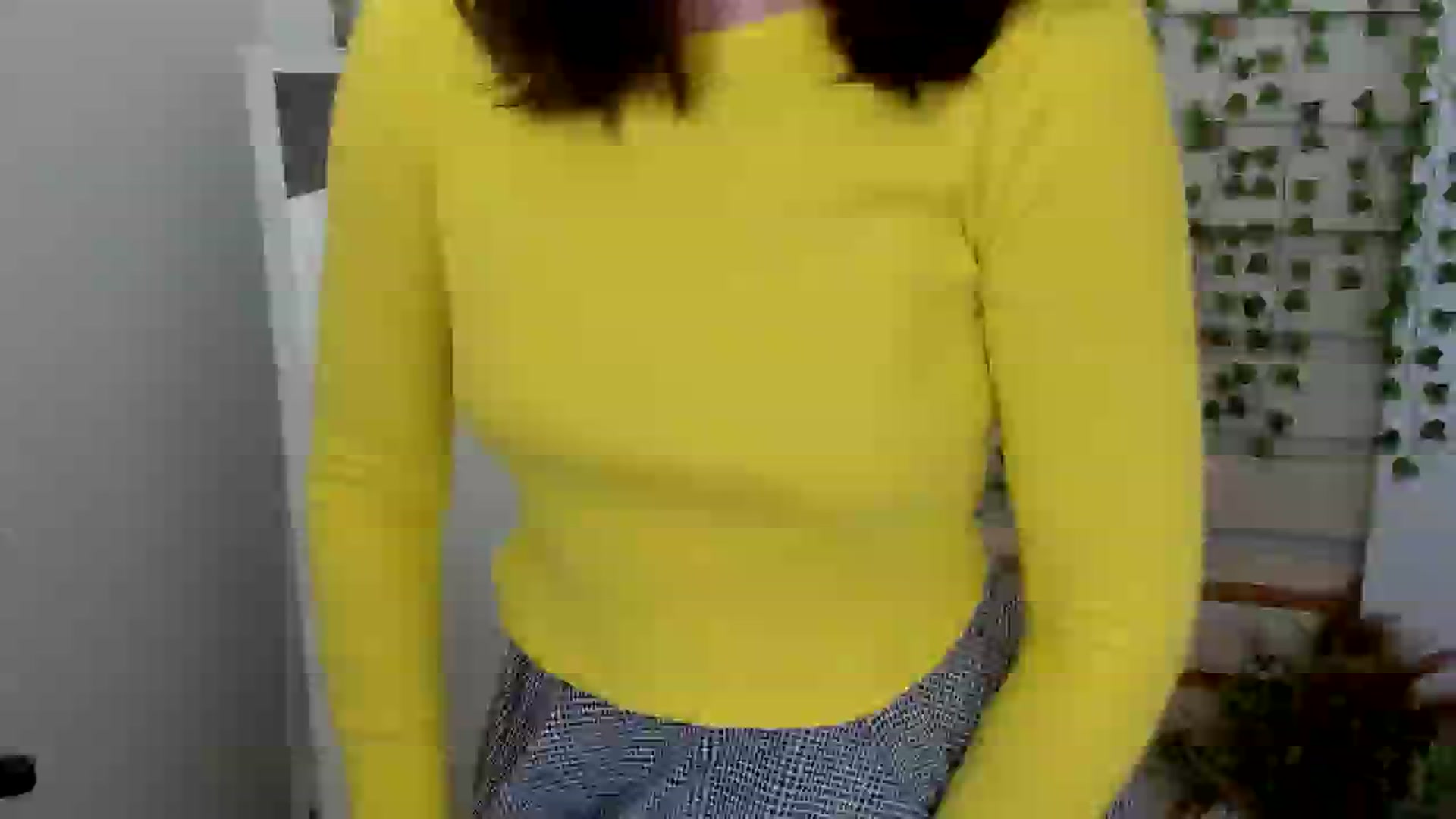Gallery image thumbnail from Klover_Misi's myfreecams stream on, 04/21/2025, 14:25 image 9 of 20