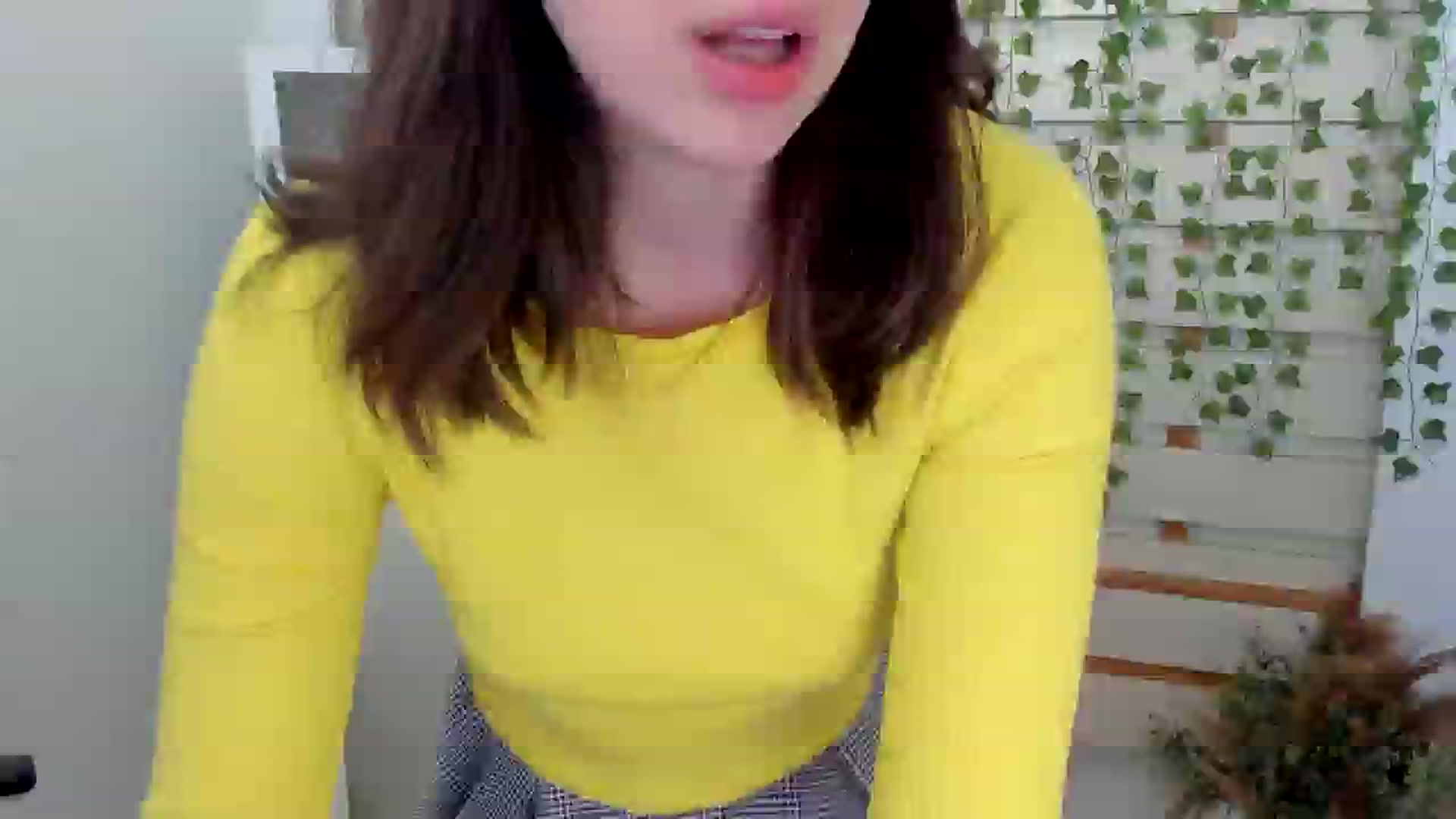 Gallery image thumbnail from Klover_Misi's myfreecams stream on, 04/21/2025, 14:25 image 14 of 20