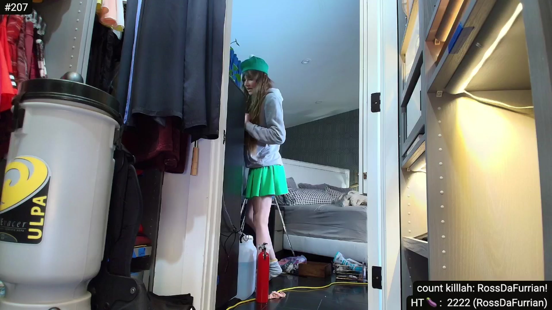 Gallery image thumbnail from KlutzyKline's myfreecams stream on, 05/06/2024, 10:40 image 20 of 20