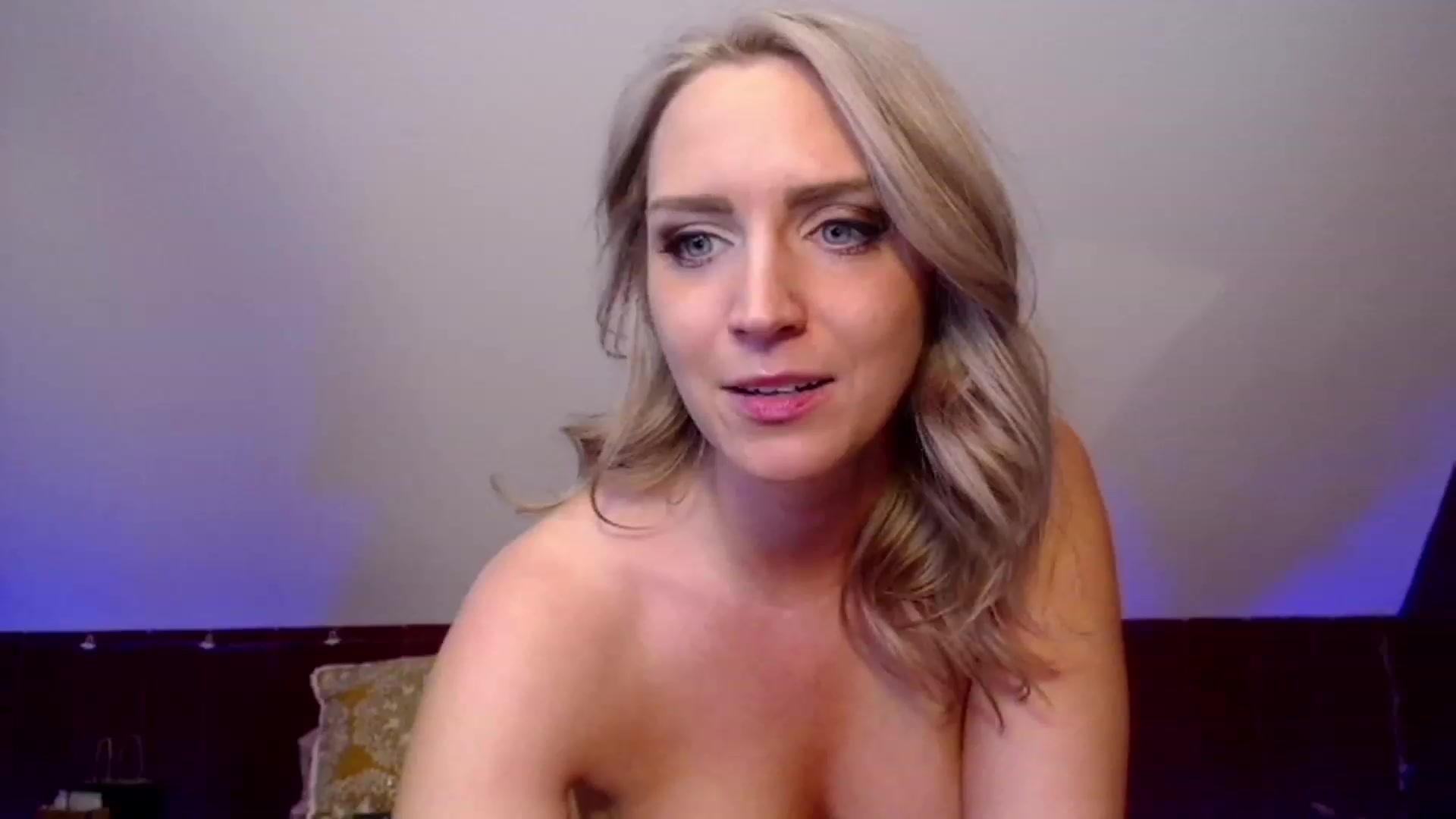 Gallery image thumbnail from Knaughtia's myfreecams stream on, 11/16/2022, 20:04 image 1 of 20