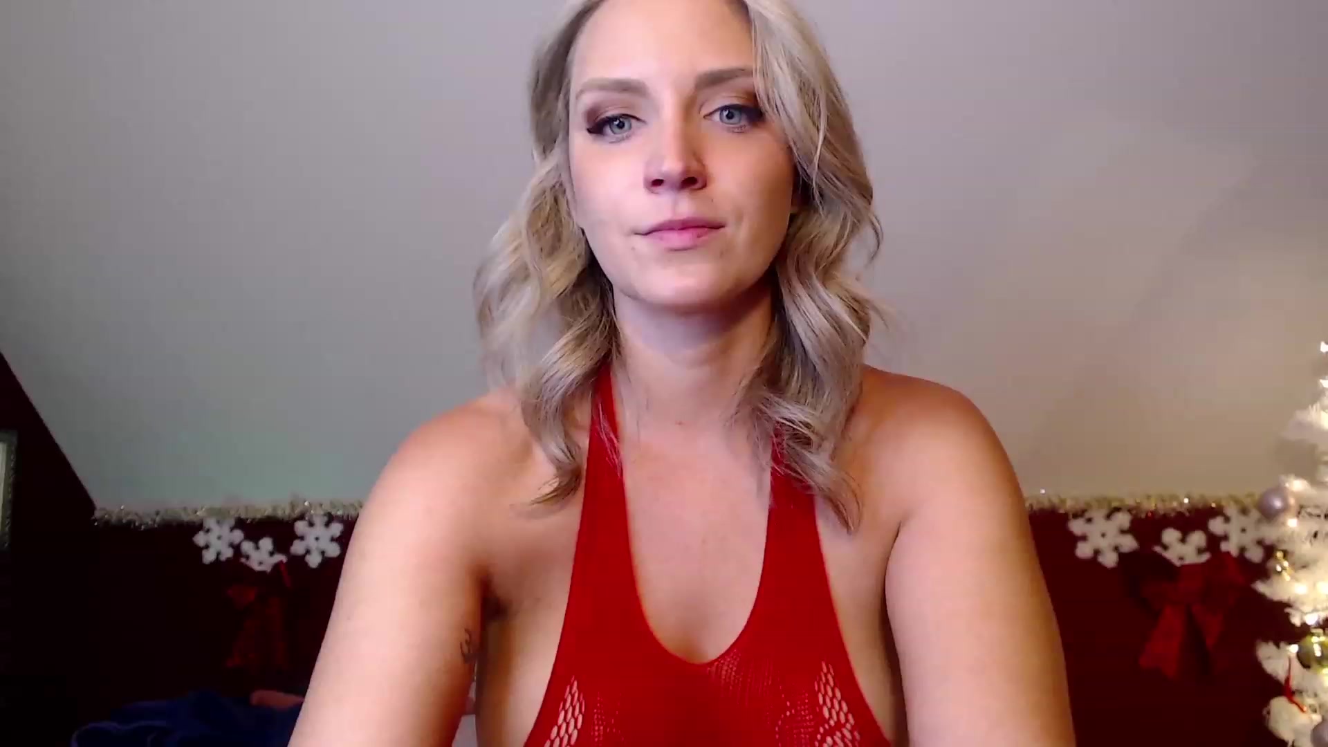 Gallery image thumbnail from Knaughtia's myfreecams stream on, 12/06/2022, 16:52 image 5 of 20