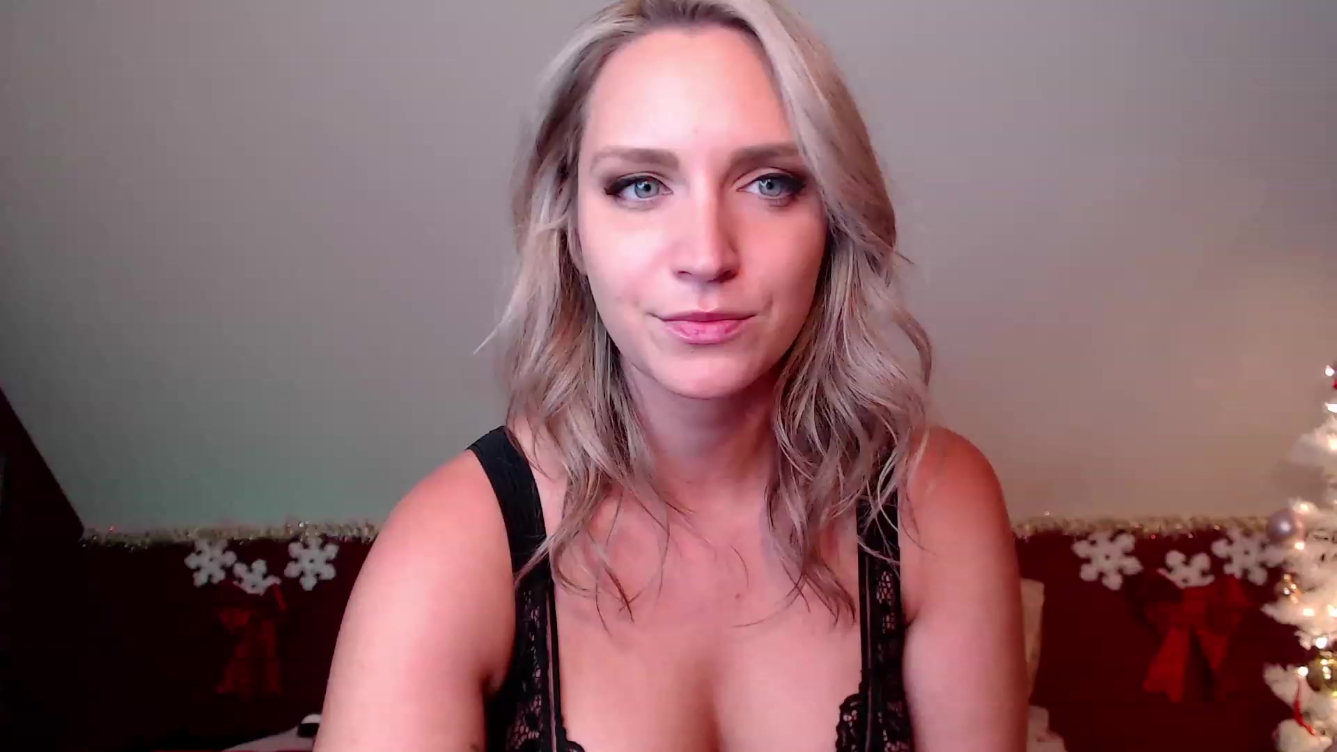 Gallery image thumbnail from Knaughtia's myfreecams stream on, 12/08/2022, 20:38 image 1 of 20
