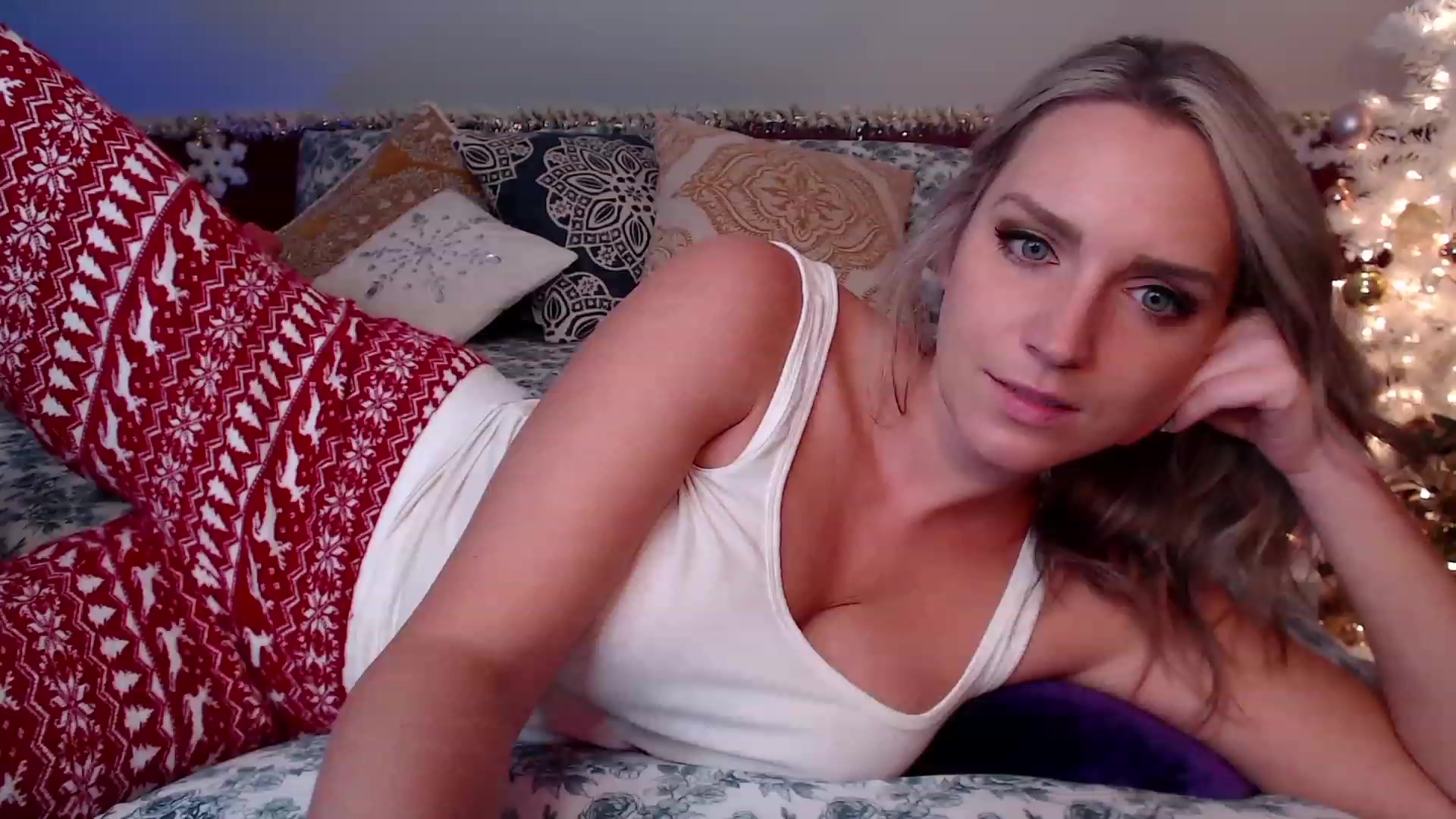 Gallery image thumbnail from Knaughtia's myfreecams stream on, 12/16/2022, 16:18 image 2 of 20