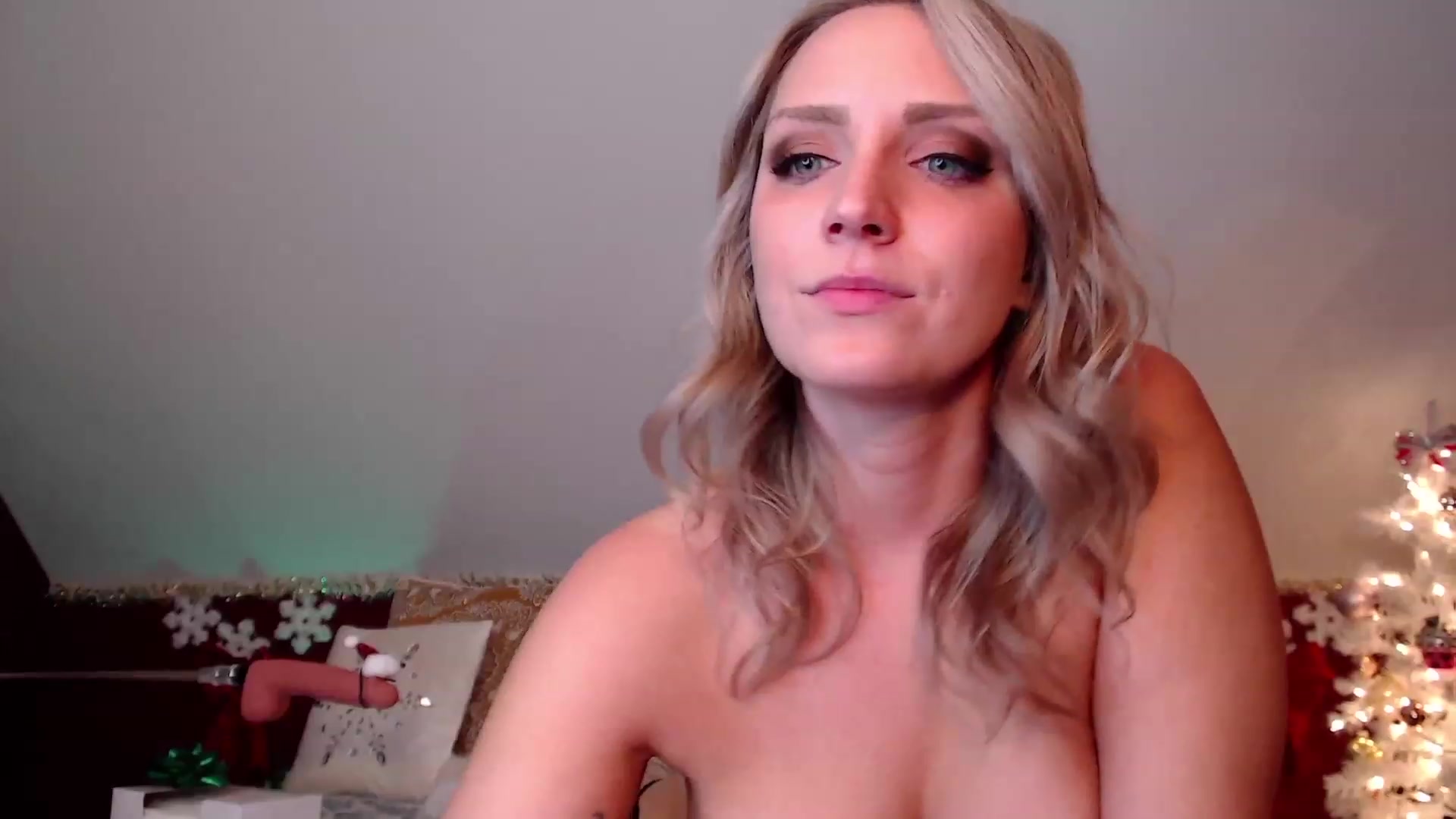 Gallery image thumbnail from Knaughtia's myfreecams stream on, 12/23/2022, 17:16 image 5 of 20