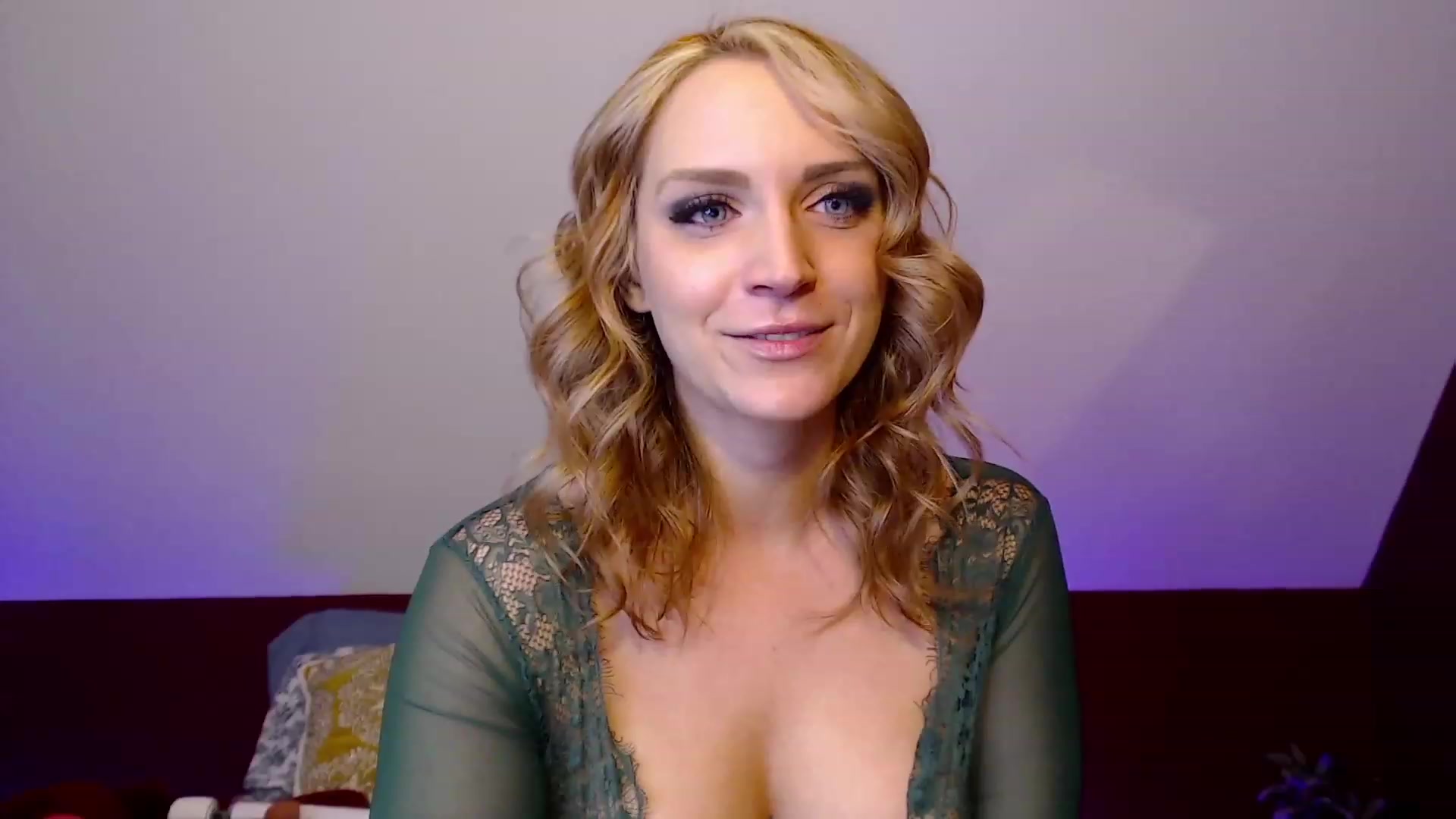 Gallery image thumbnail from Knaughtia's myfreecams stream on, 01/06/2023, 17:23 image 3 of 20