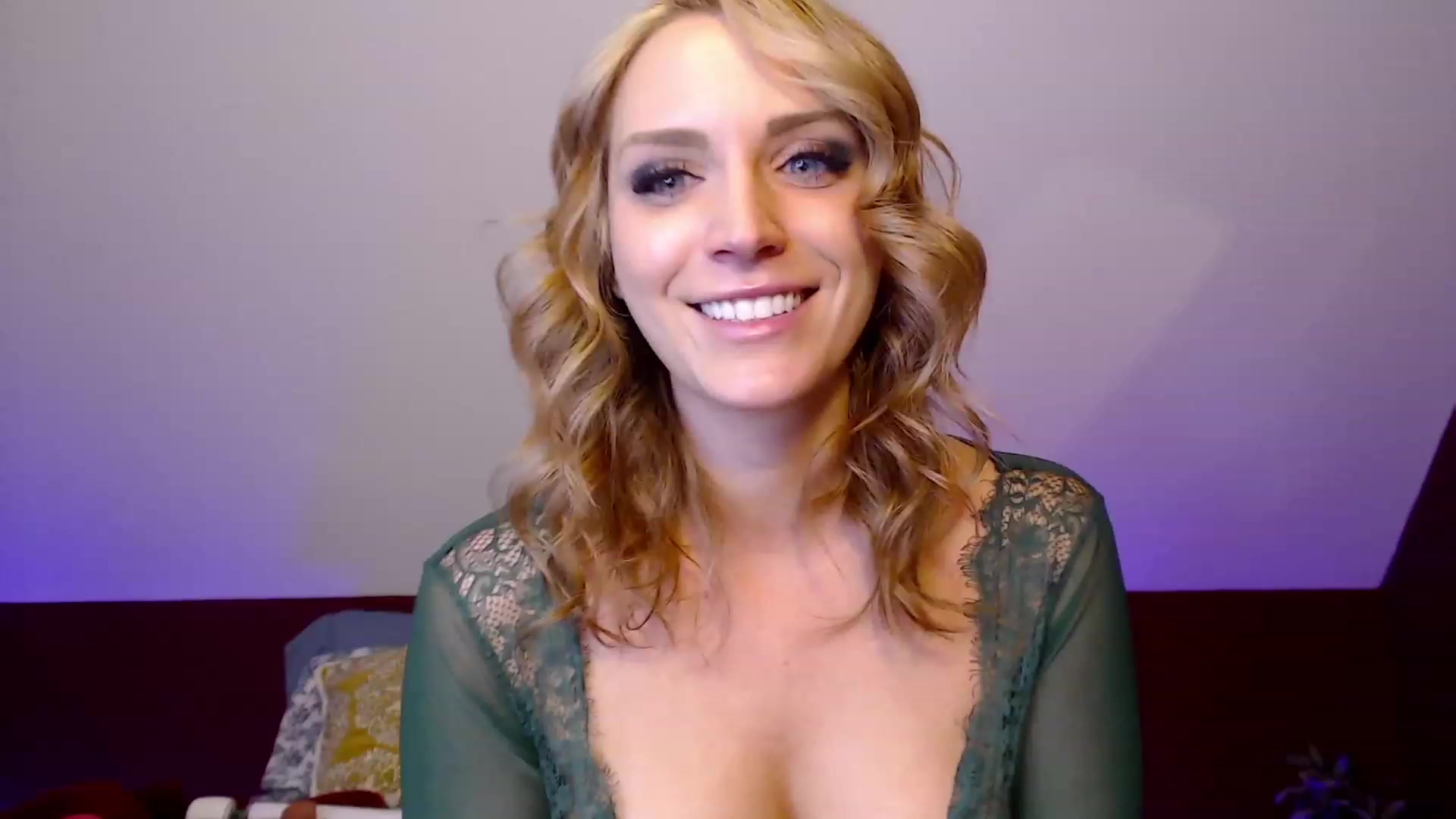 Gallery image thumbnail from Knaughtia's myfreecams stream on, 01/06/2023, 17:23 image 7 of 20