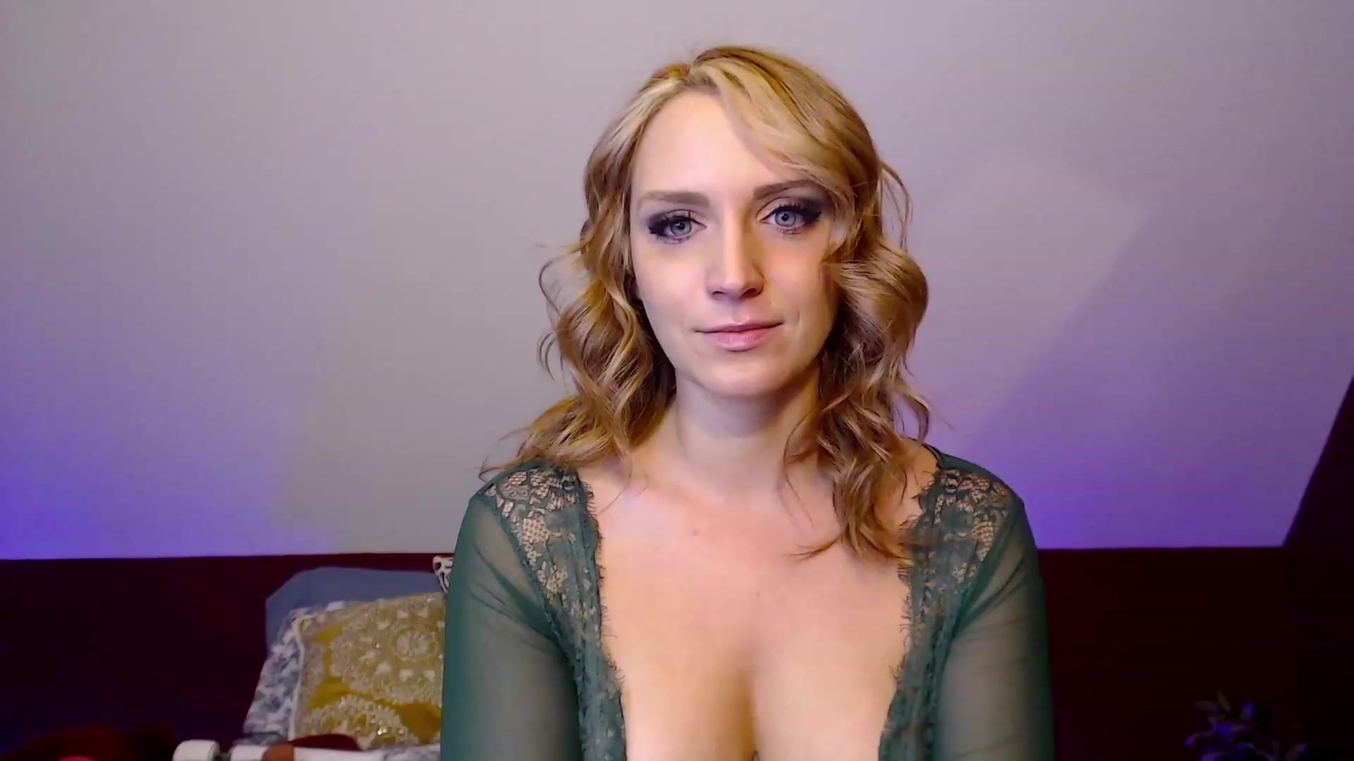 Gallery image thumbnail from Knaughtia's myfreecams stream on, 01/06/2023, 17:23 image 8 of 20
