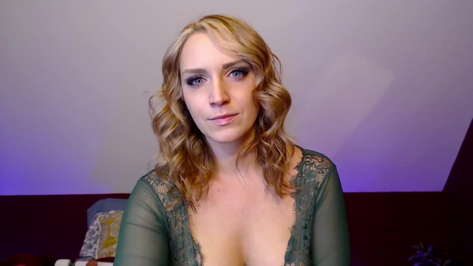 Gallery image thumbnail from Knaughtia's myfreecams stream on, 01/06/2023, 17:23 image 1 of 20