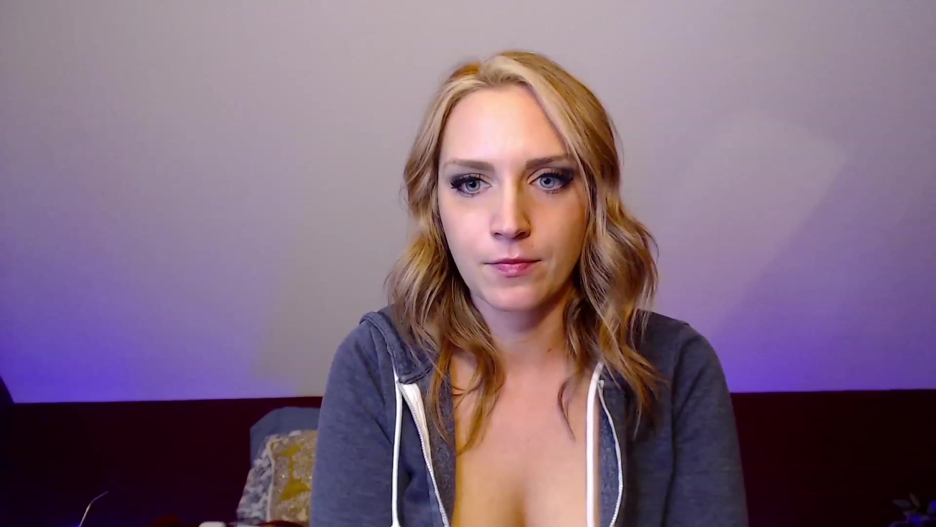 Gallery image thumbnail from Knaughtia's myfreecams stream on, 01/06/2023, 20:58 image 1 of 20