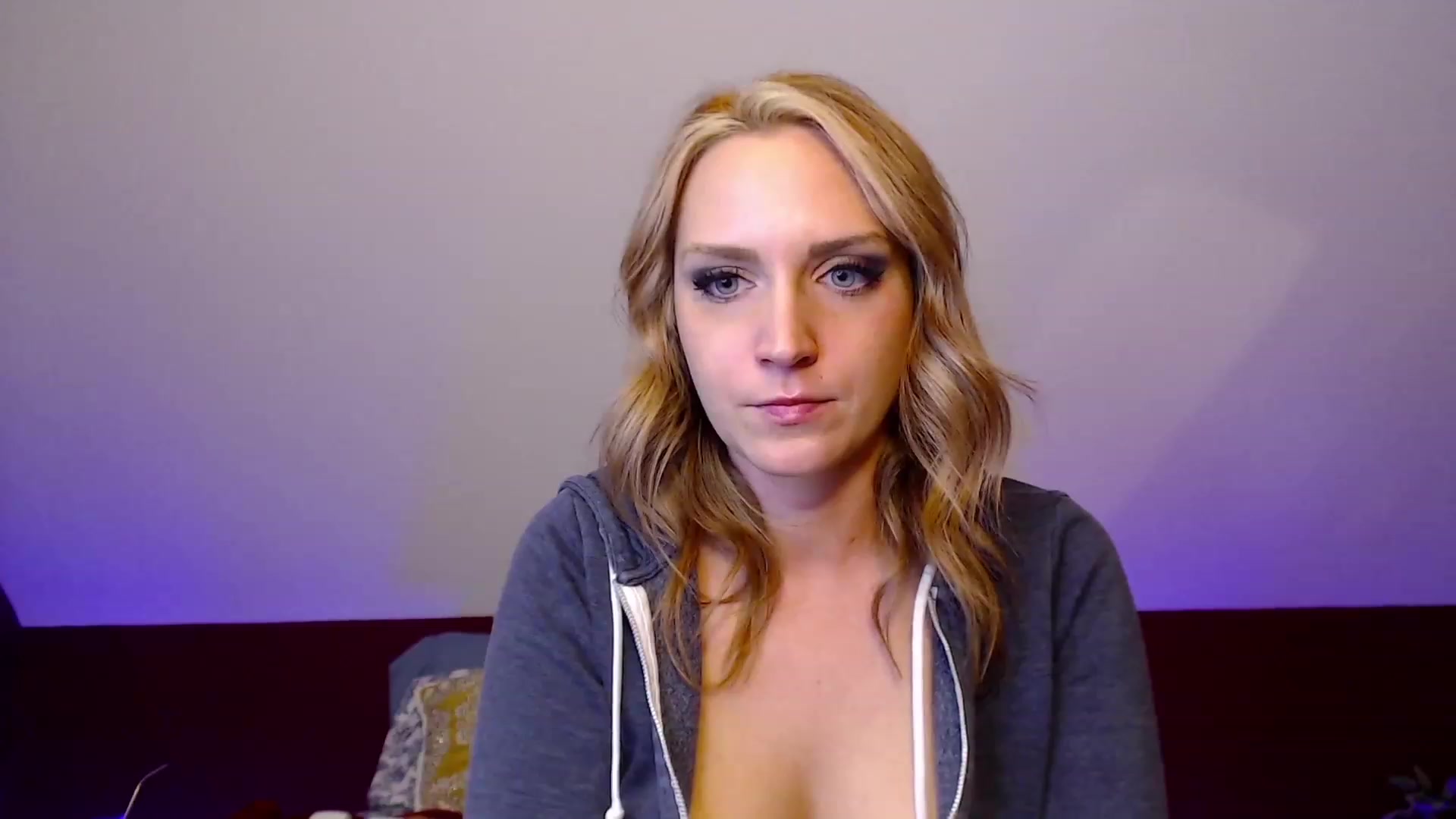Gallery image thumbnail from Knaughtia's myfreecams stream on, 01/06/2023, 20:58 image 2 of 20