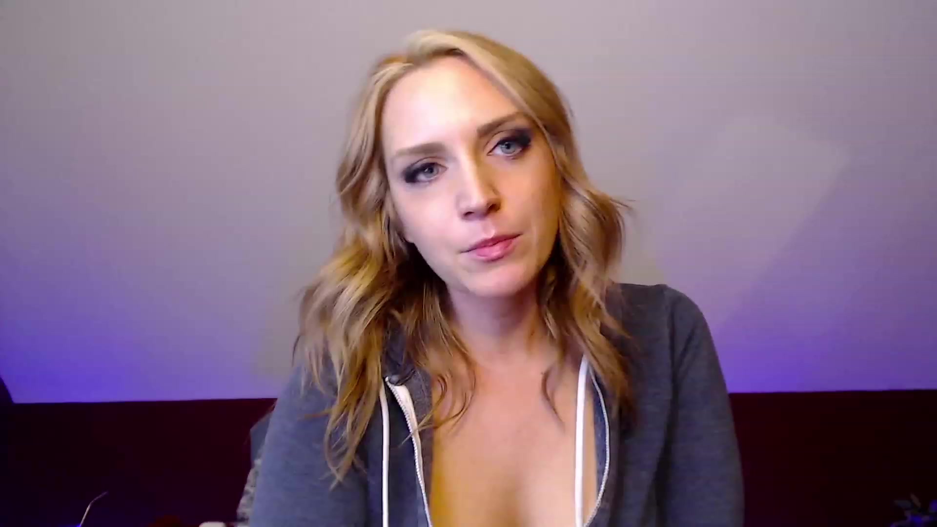 Gallery image thumbnail from Knaughtia's myfreecams stream on, 01/06/2023, 20:58 image 3 of 20