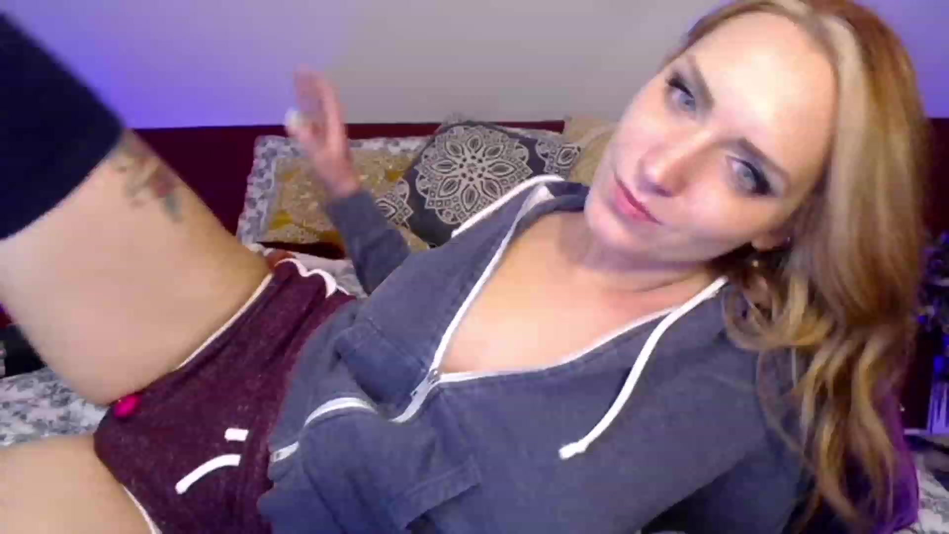 Gallery image thumbnail from Knaughtia's myfreecams stream on, 01/10/2023, 20:32 image 1 of 20