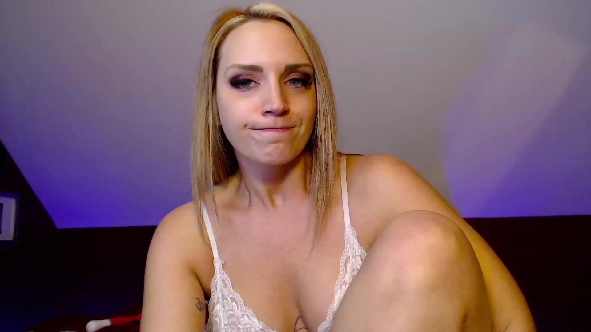 Gallery image thumbnail from Knaughtia's myfreecams stream on, 01/12/2023, 19:37 image 4 of 20