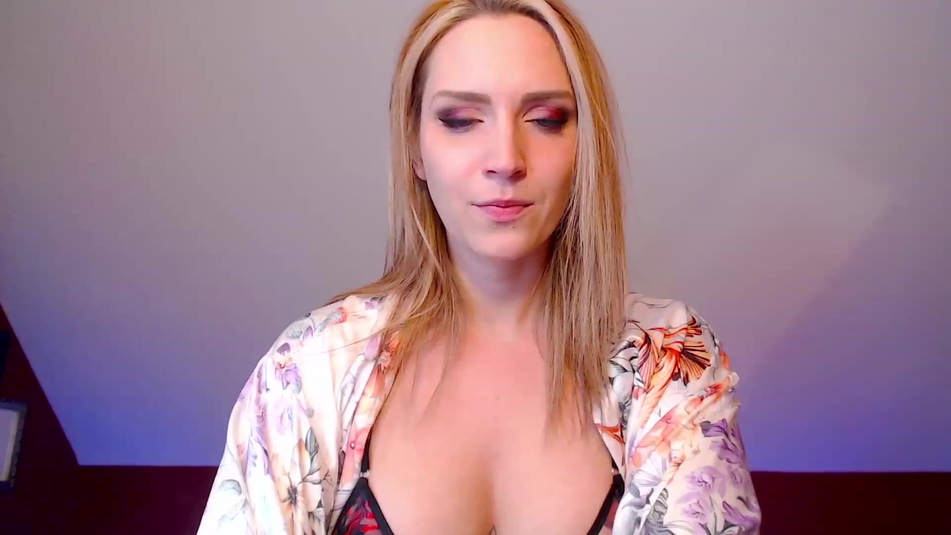 Gallery image thumbnail from Knaughtia's myfreecams stream on, 01/31/2023, 19:30 image 1 of 20