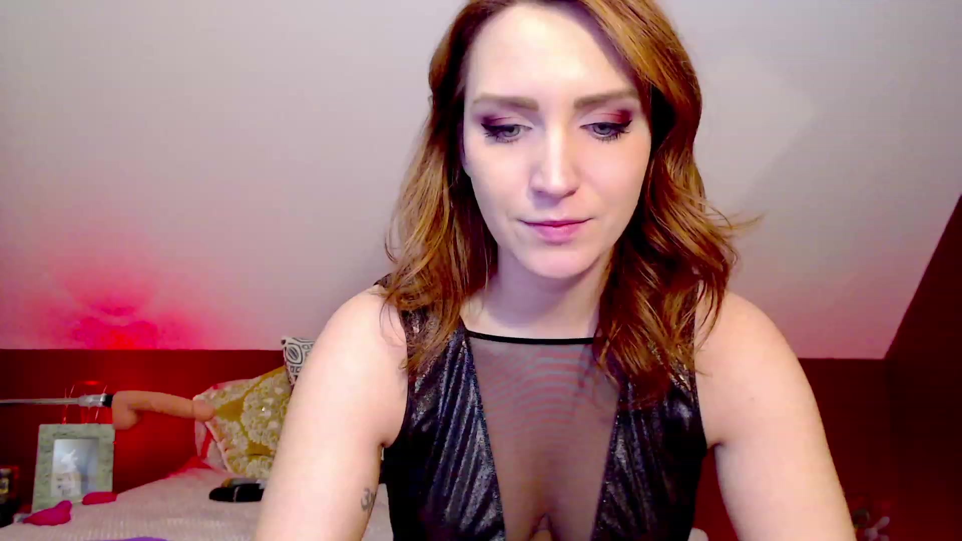 Gallery image thumbnail from Knaughtia's myfreecams stream on, 02/22/2023, 17:16 image 17 of 20