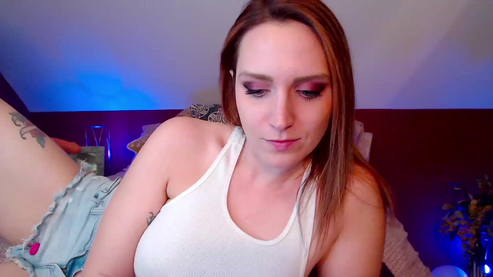 Gallery image thumbnail from Knaughtia's myfreecams stream on, 03/01/2023, 19:50 image 6 of 20