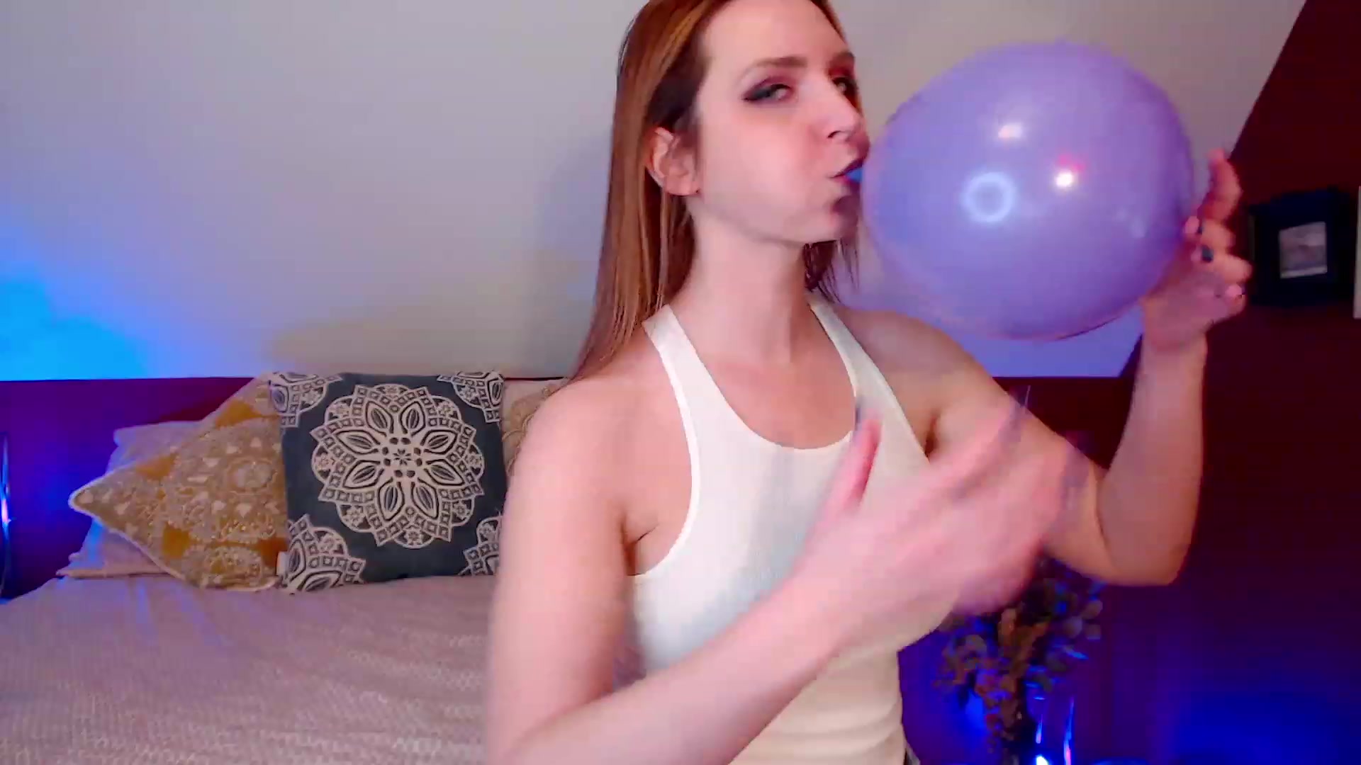Gallery image thumbnail from Knaughtia's myfreecams stream on, 03/01/2023, 19:50 image 8 of 20