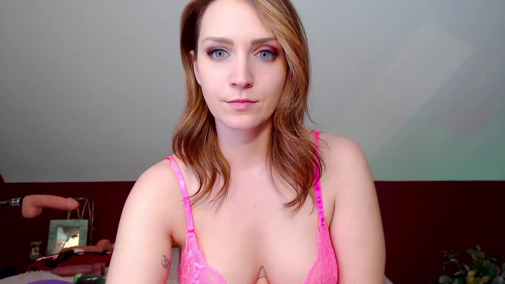 Gallery image thumbnail from Knaughtia's myfreecams stream on, 03/09/2023, 20:21 image 16 of 20