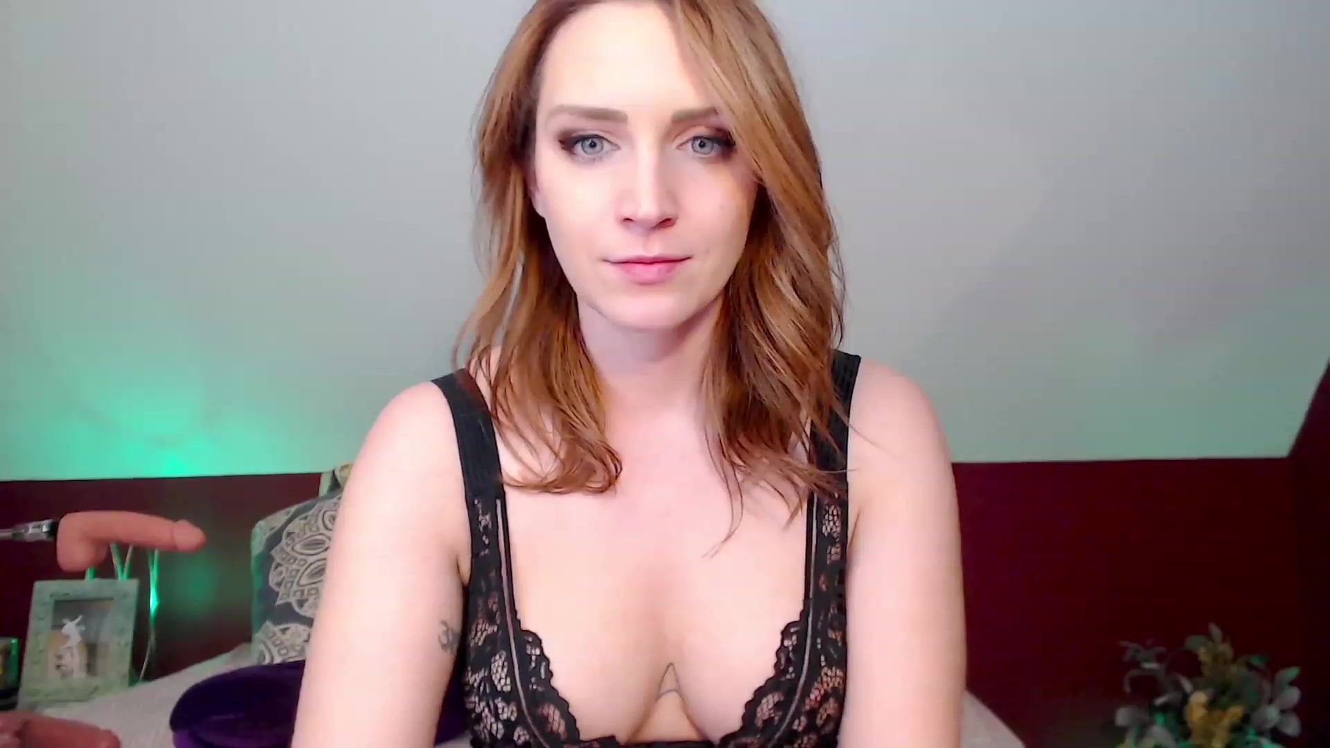 Gallery image thumbnail from Knaughtia's myfreecams stream on, 03/13/2023, 18:26 image 7 of 20
