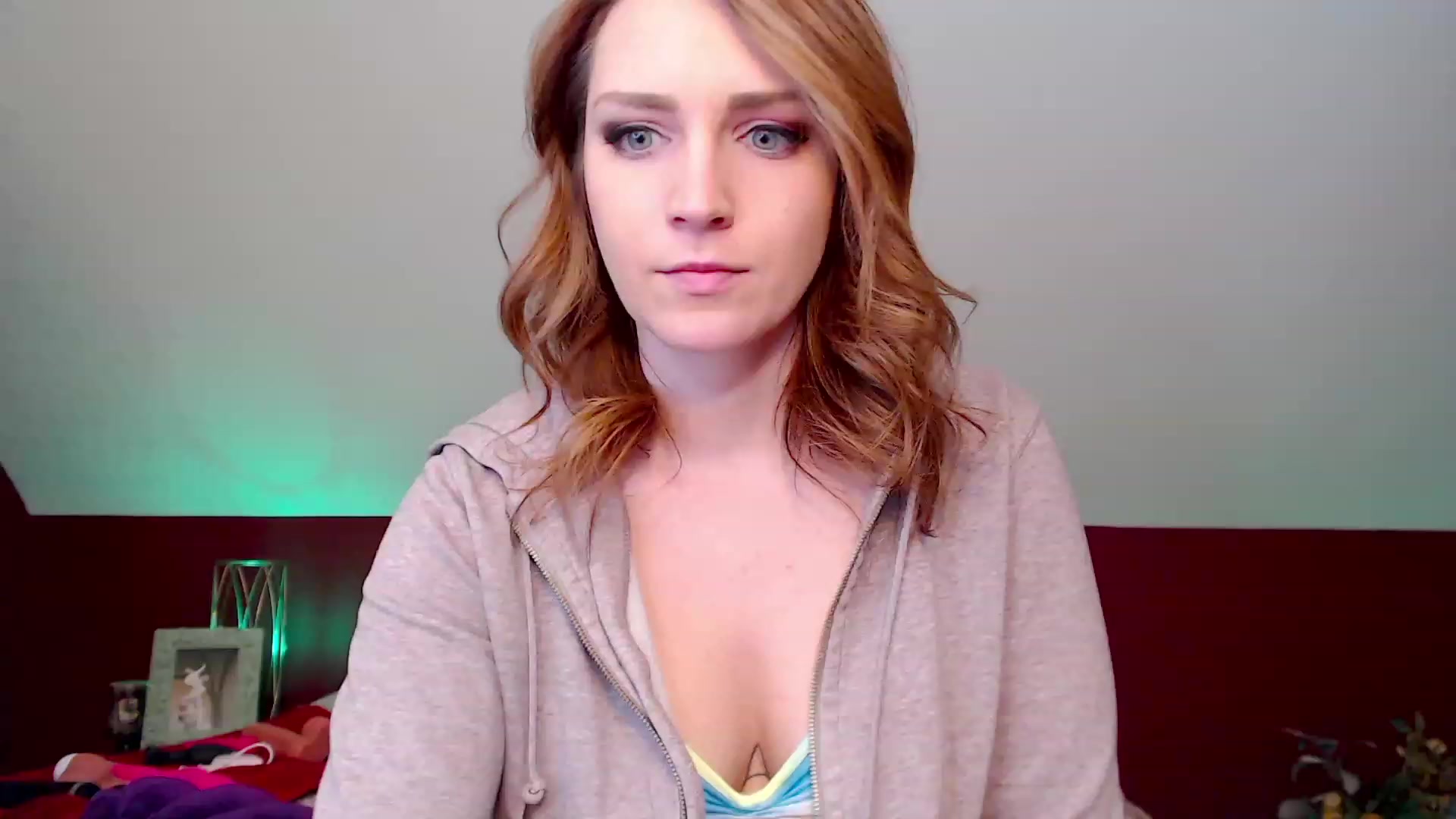 Gallery image thumbnail from Knaughtia's myfreecams stream on, 03/28/2023, 19:12 image 2 of 20